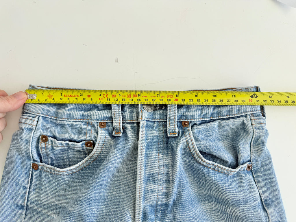 W24 L28 vintage Levis 501 24” light blue Levi’s 501s 80s