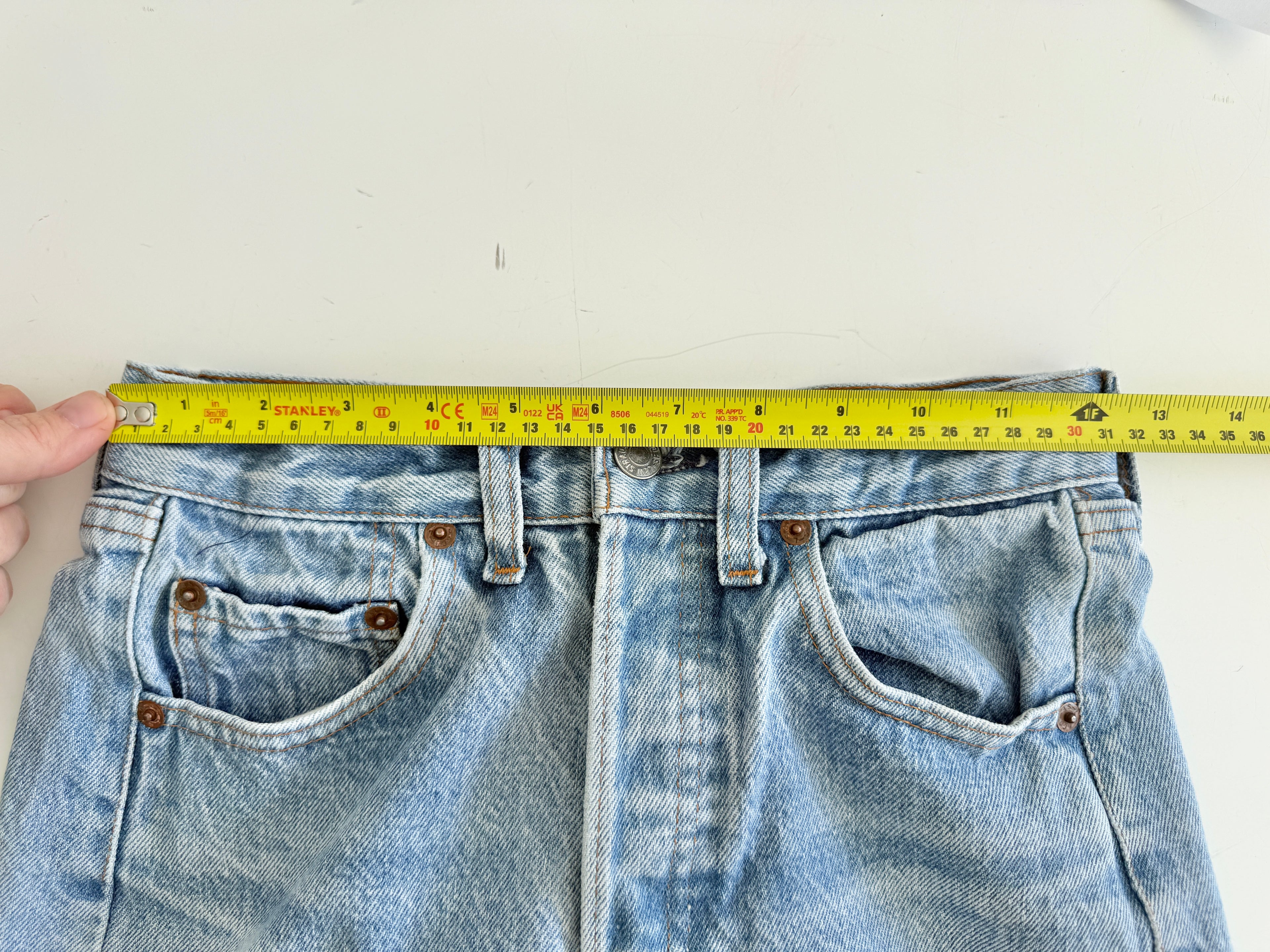W24 L28 vintage Levis 501 24” light blue Levi’s 501s 80s