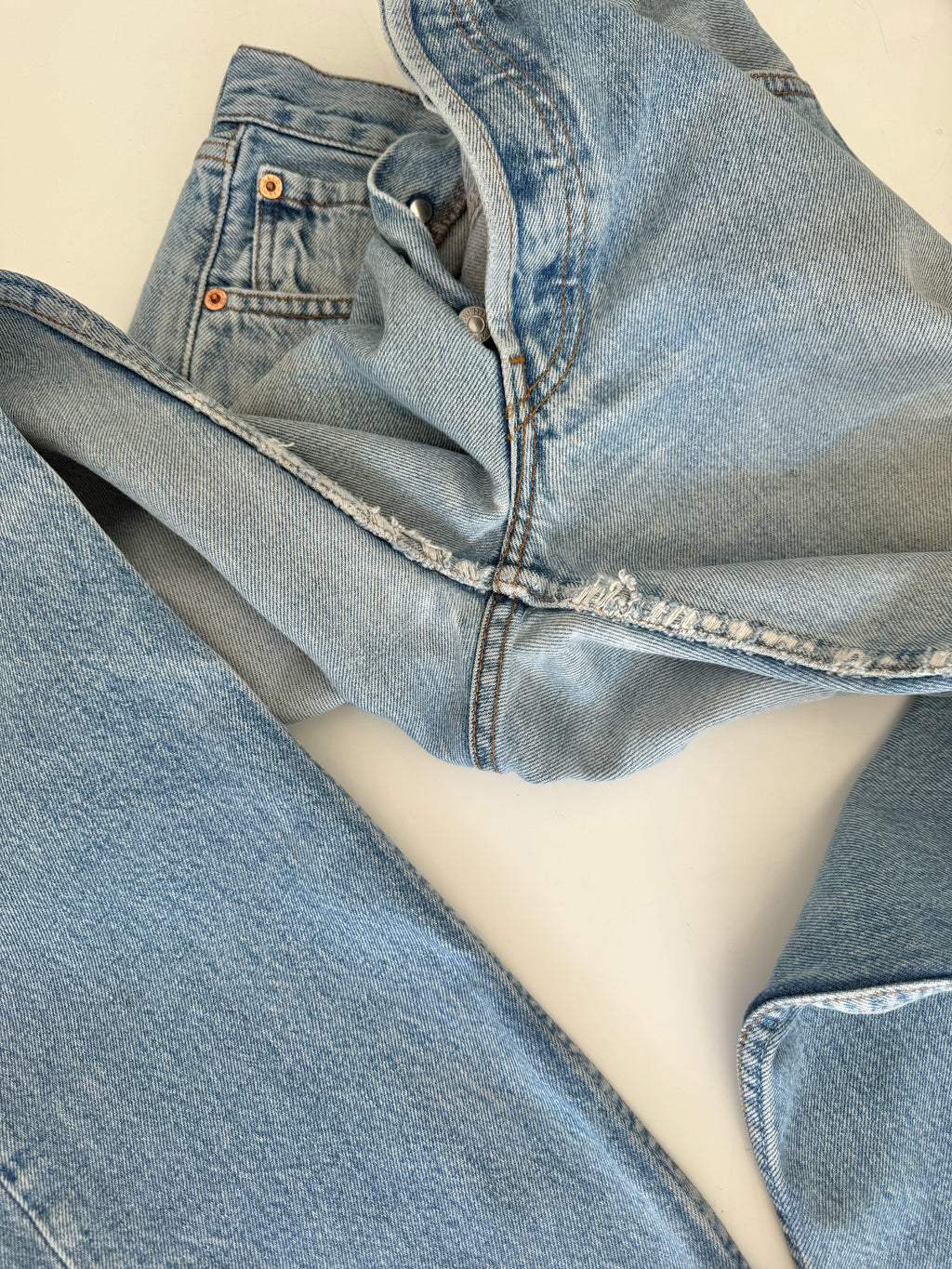 Soft W30 L29 vintage Levis 501 29/30” measured waist light blue dirty Y2K 501s