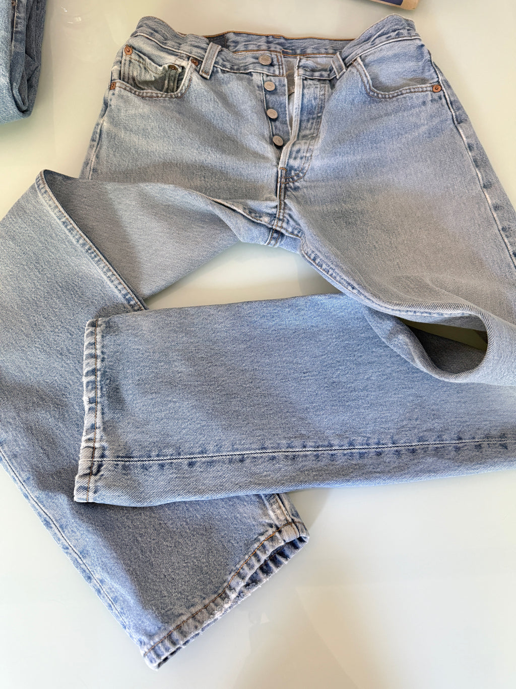 W29 L31 vintage Levis 501 28/29” measured fade light denim USA 501s Y2K