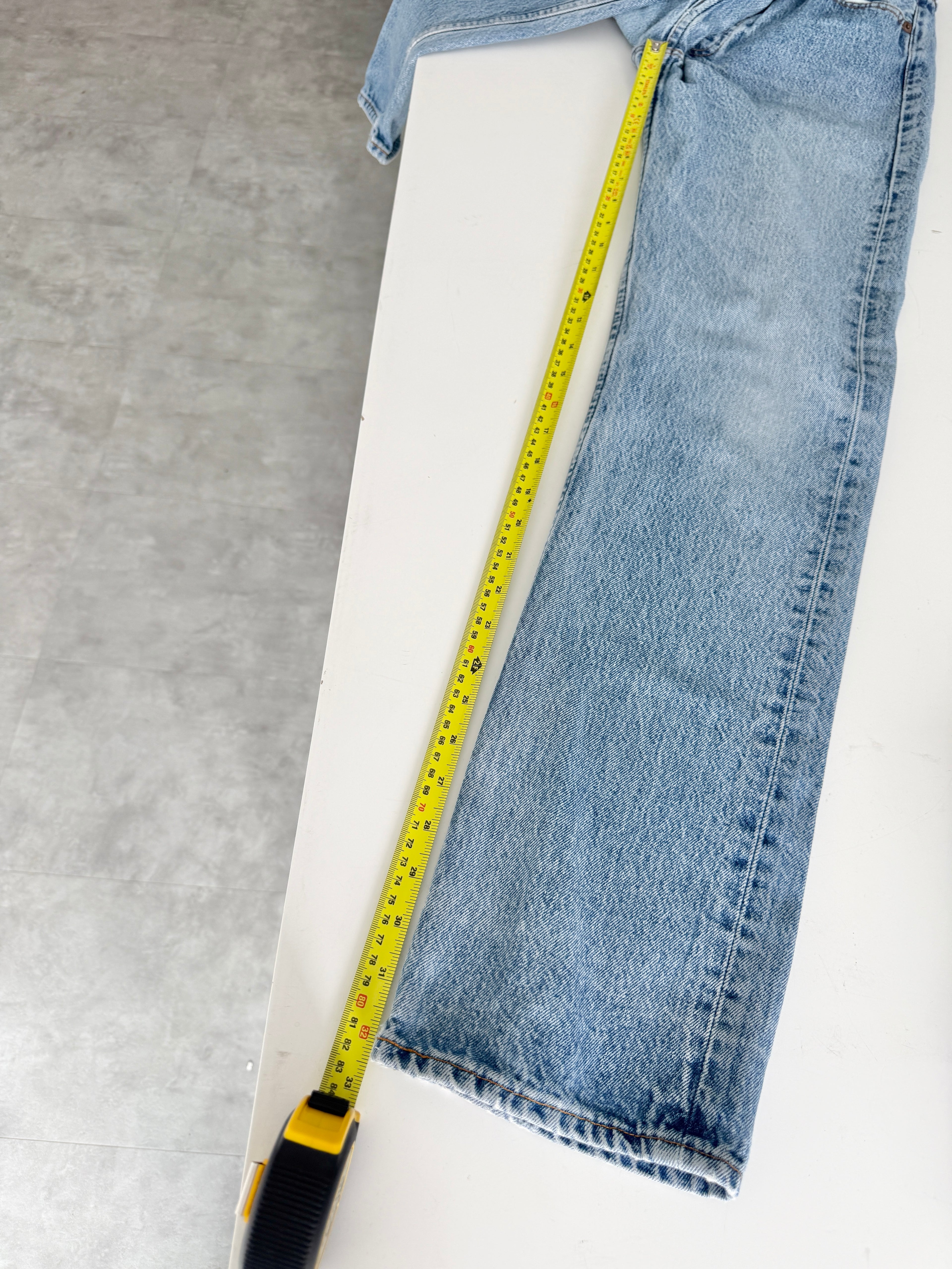 W25 L32 vintage Levis 501 25” measured waist blue 501s made in 80s