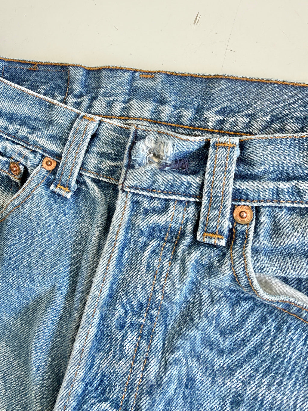 W27 vintage Levis 501 shorts 26/27” dark faded blue Levi’s 501s USA early 90s