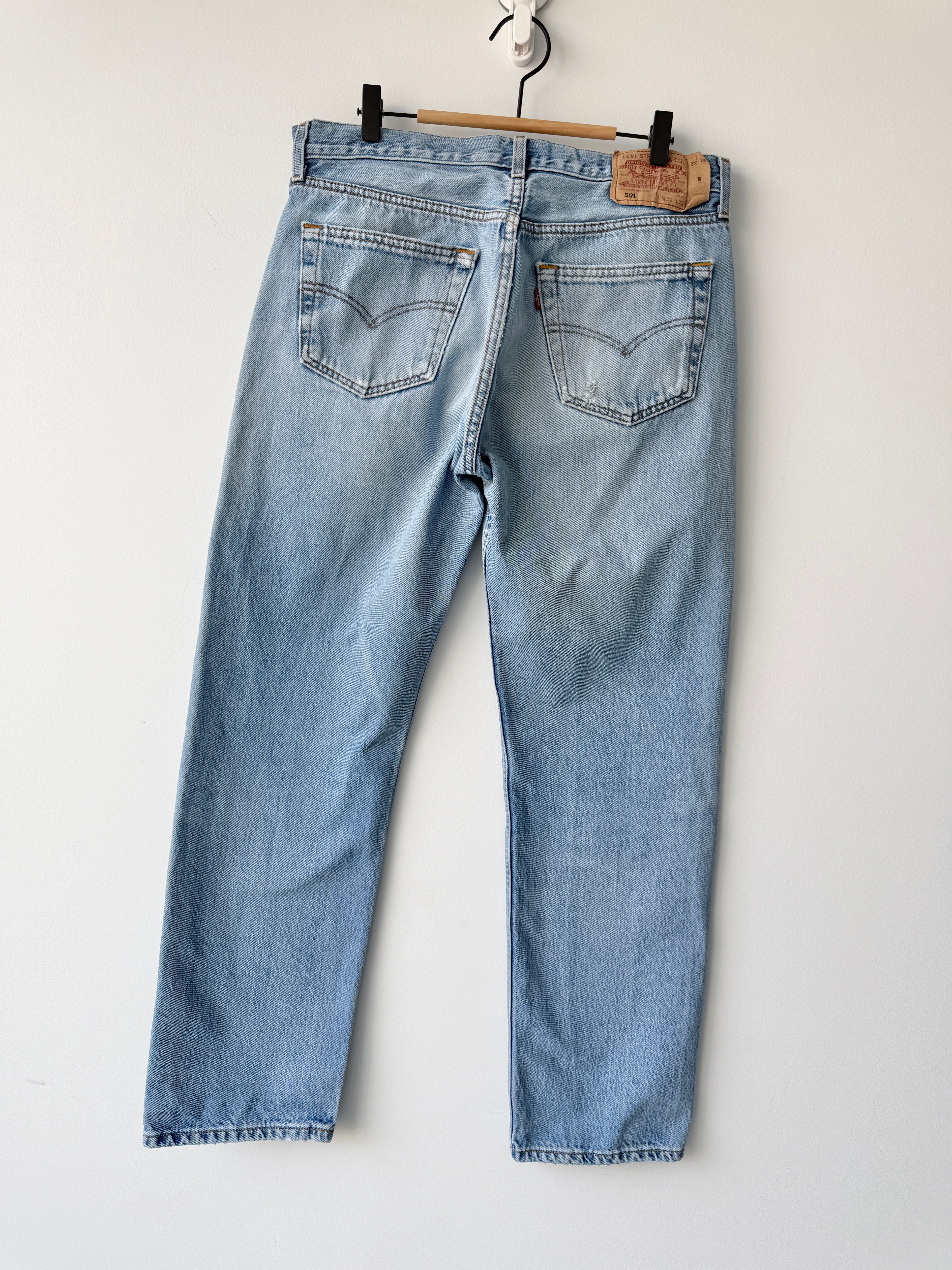 W31 L30 vintage Levis 501 30/31” measured light blue denim faded blue y2k levi’s 501s