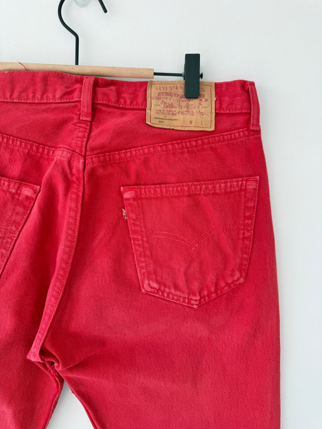 W31 L32 vintage Levis 501s 30/31” measured red denim 90s USA 501s