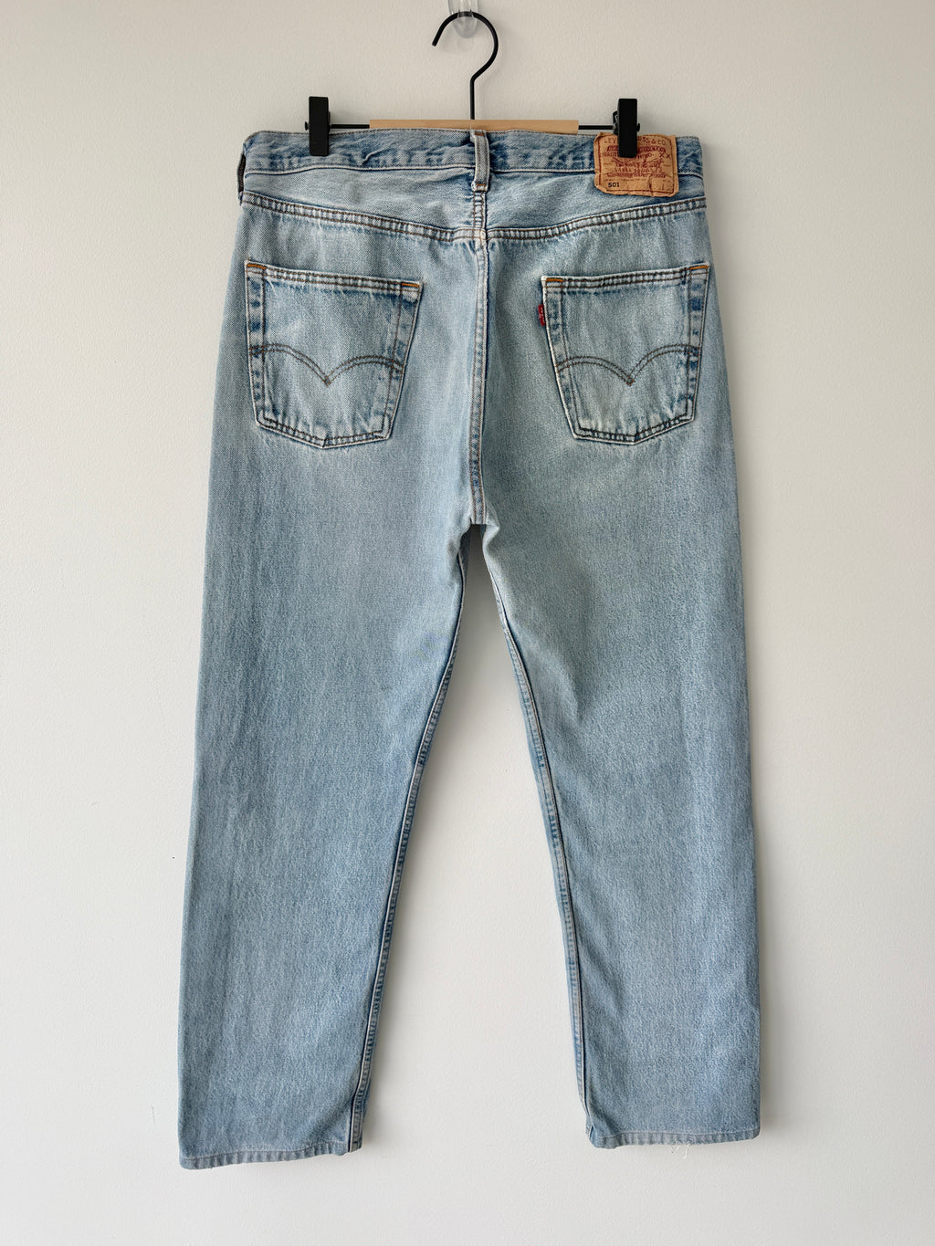 W34 L31 vintage Levis 501 light blue faded  33/34” measured waist 90s 501s