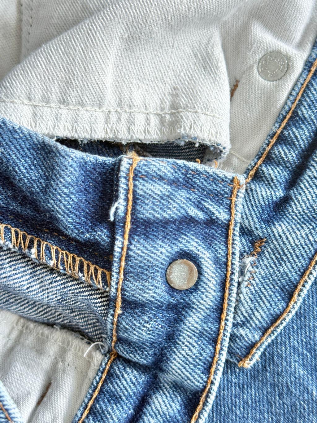 Soft W29 L36 vintage Levis 501 28-29” measured selvedge red line USA dark faded blue made in 80s