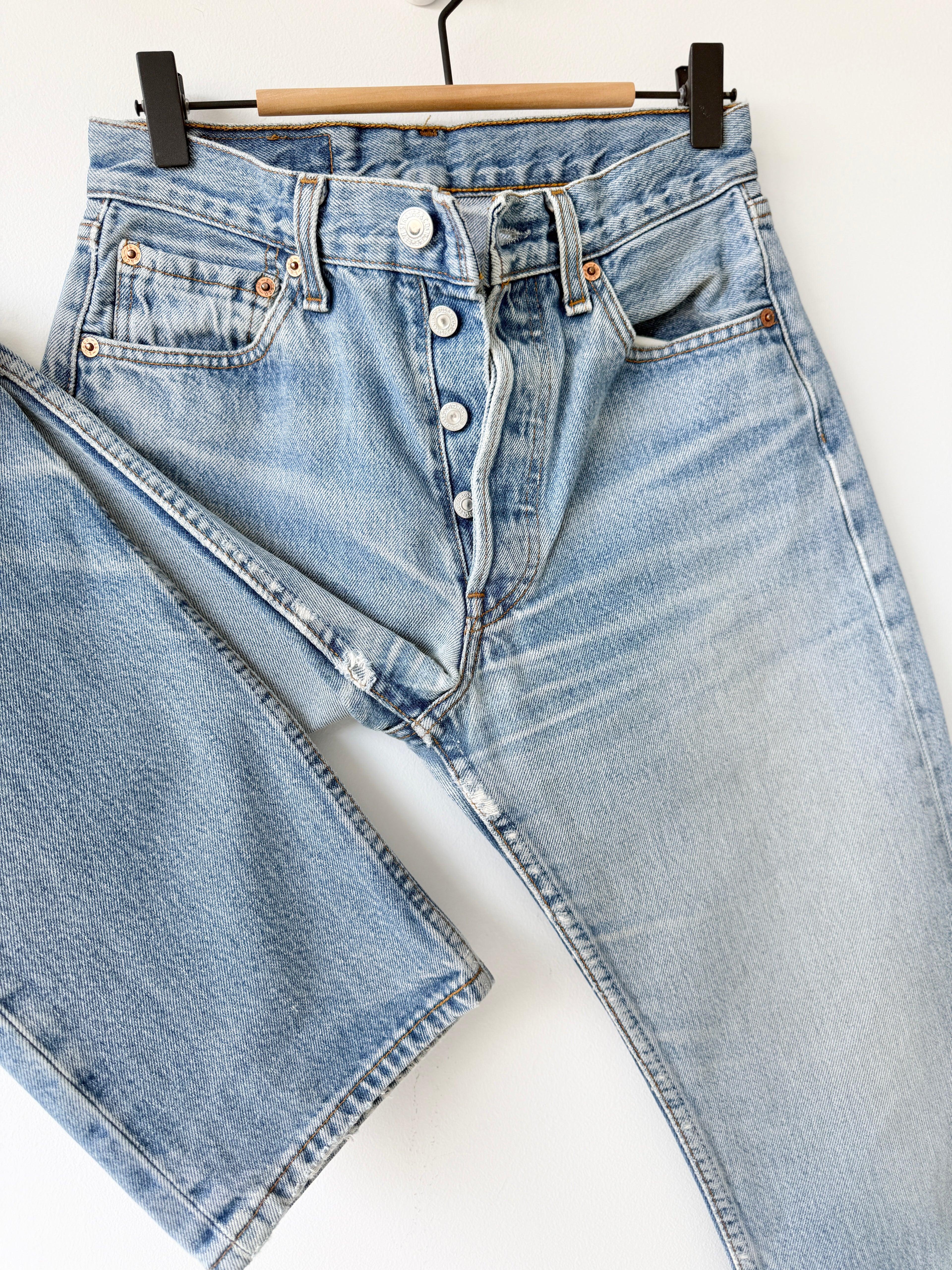 Soft W26 L29 vintage Levis 501 25/26” measured unique faded blue denim Y2K  Levi’s 501s
