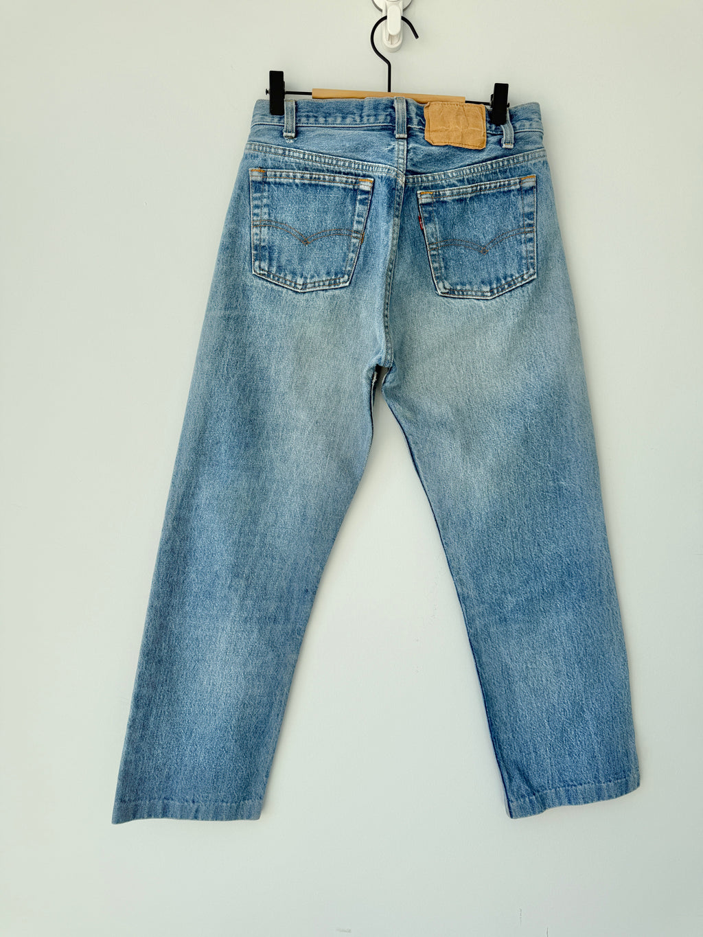 W28 L26 vintage Levis 501 26/28” measured medium faded blue denim 80s Levi’s USA 501s