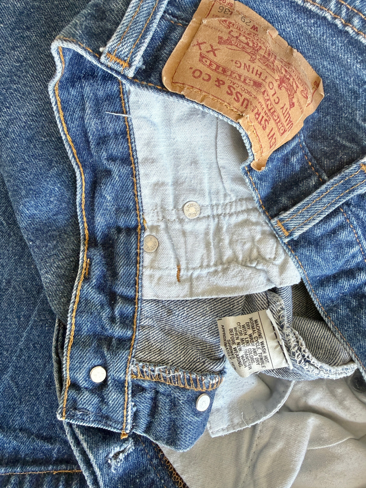W26 L27 vintage Levis 501 25/26” measured raw blue 80s USA 501s slim hips