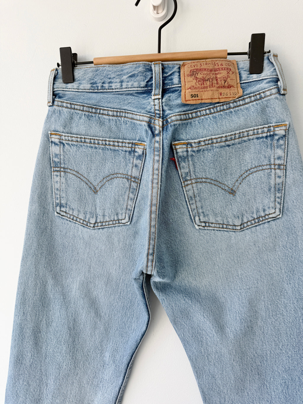 W24 L29 vintage Levis 501 23-24” measured light blue denim 90’s 501s
