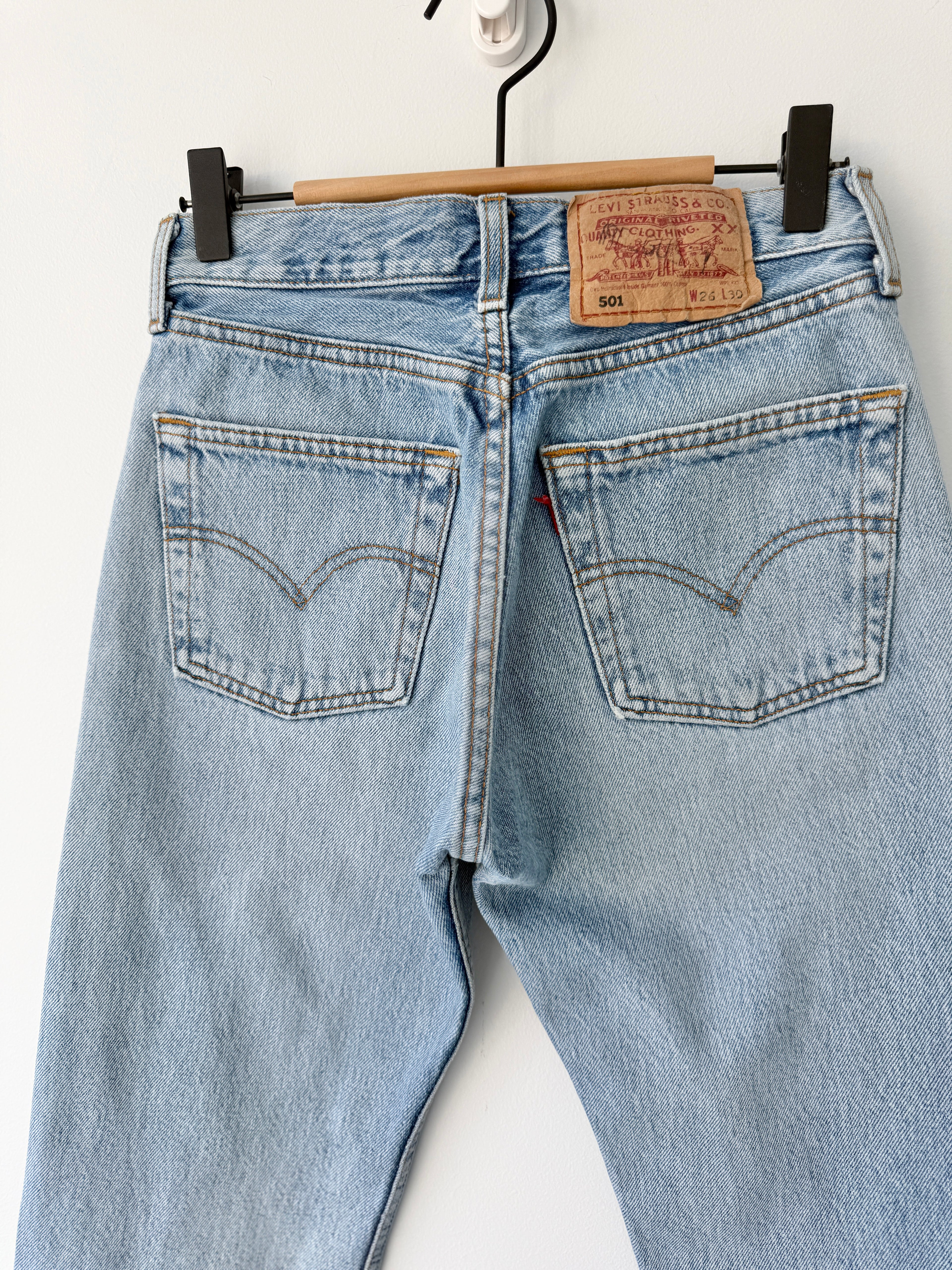 W24 L29 vintage Levis 501 23-24” measured light blue denim 90’s 501s