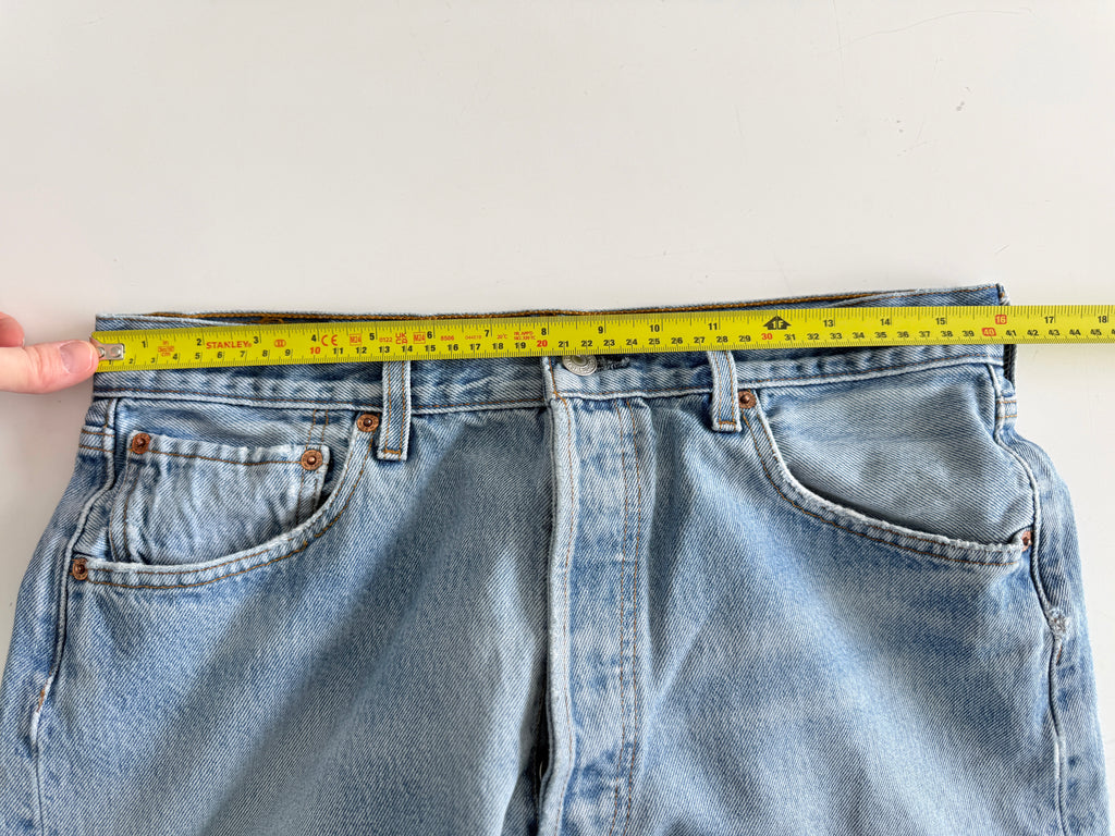 W31 L30 vintage Levis 501 30/31” measured light blue denim faded blue y2k levi’s 501s
