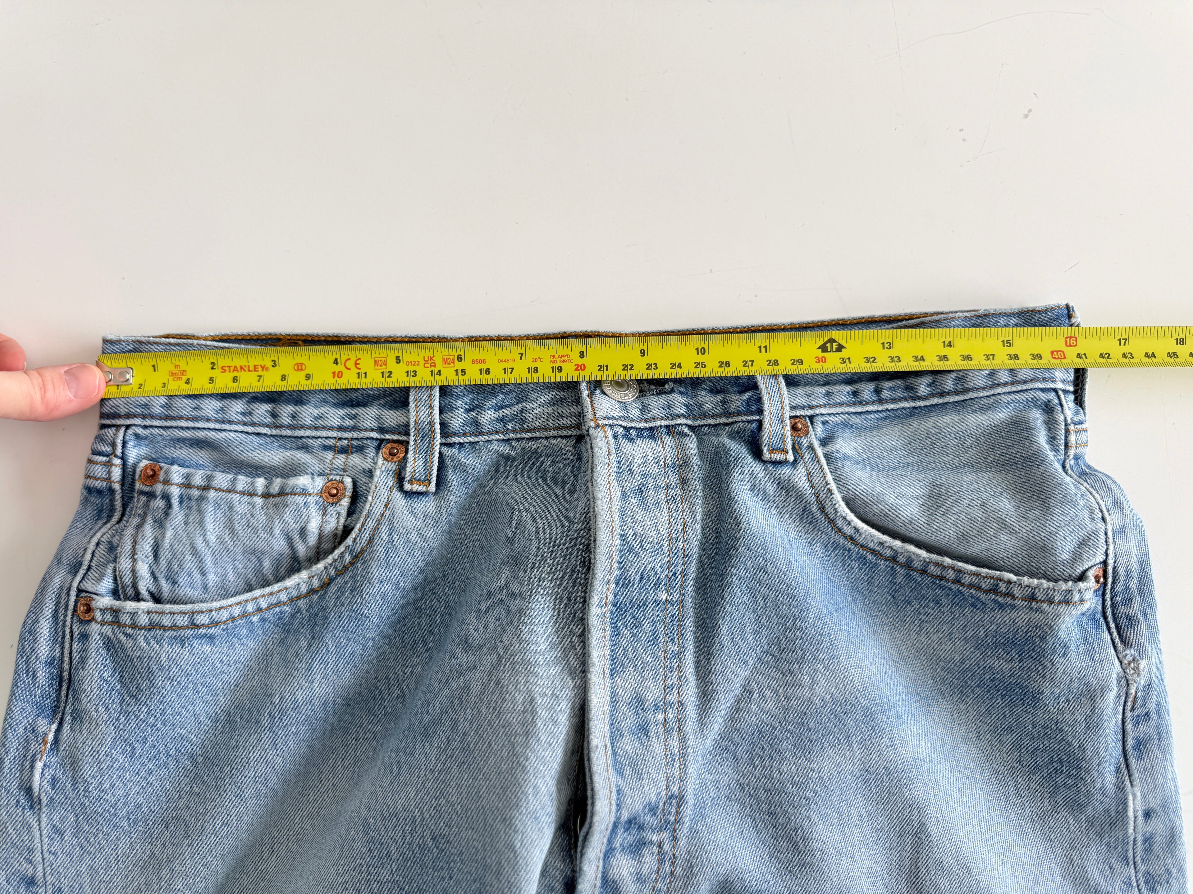 W31 L30 vintage Levis 501 30/31” measured light blue denim faded blue y2k levi’s 501s