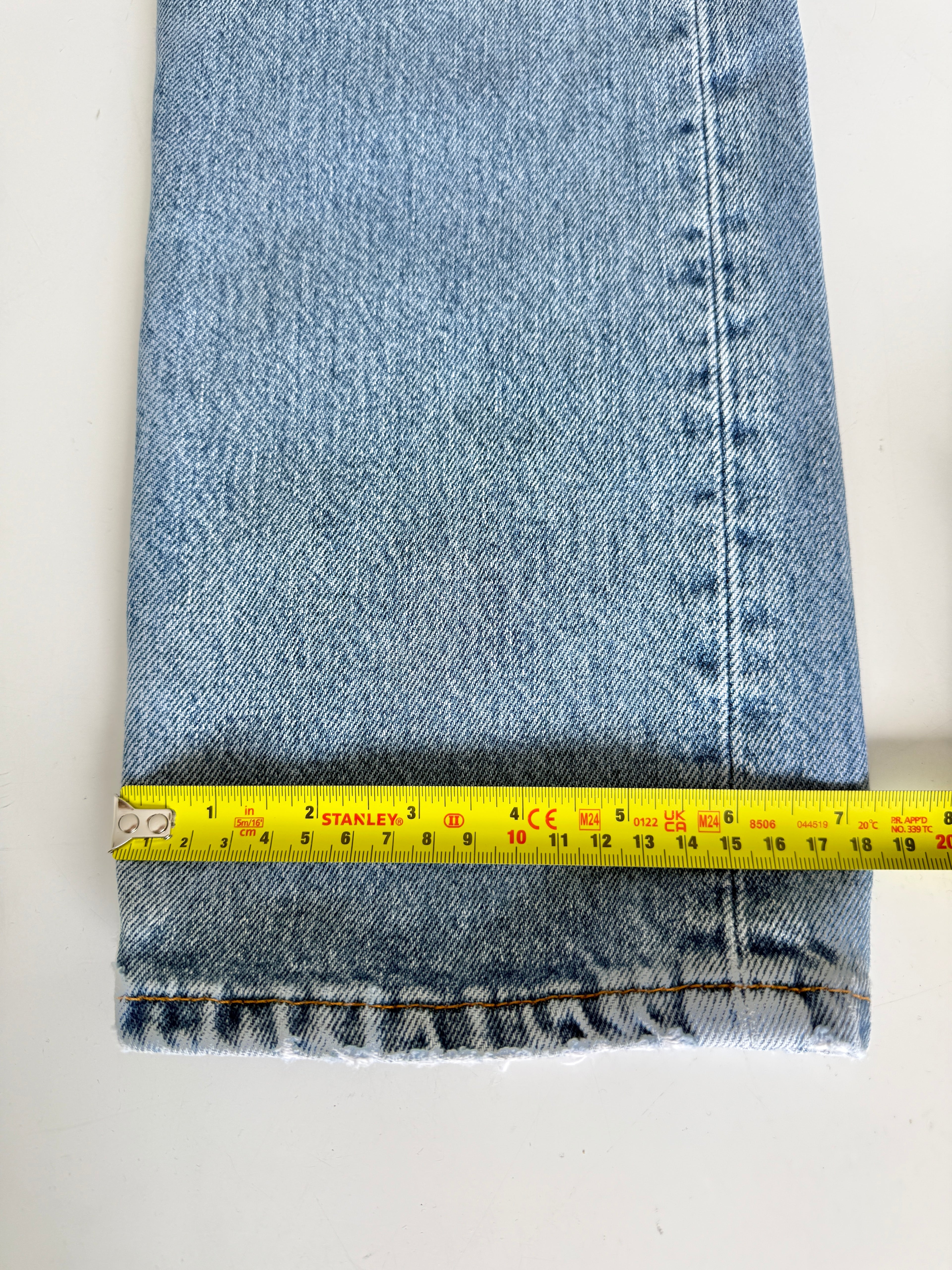 W26 L29 vintage Levis 501s 25/26” light medium blue denim Levi’s 501s 90s USA