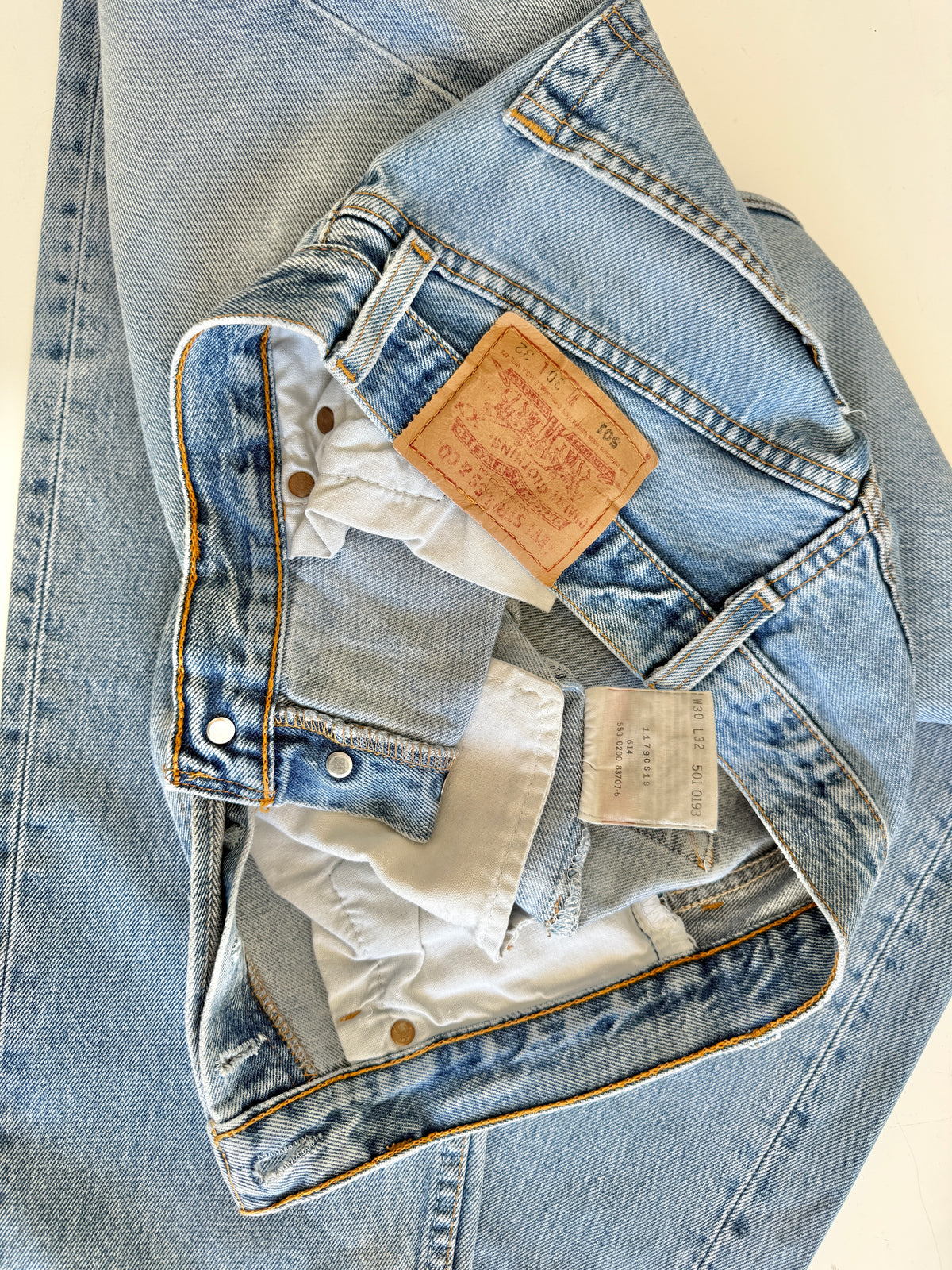 W29 L31 vintage Levis 501 28/29” measured fade light denim USA 501s Y2K