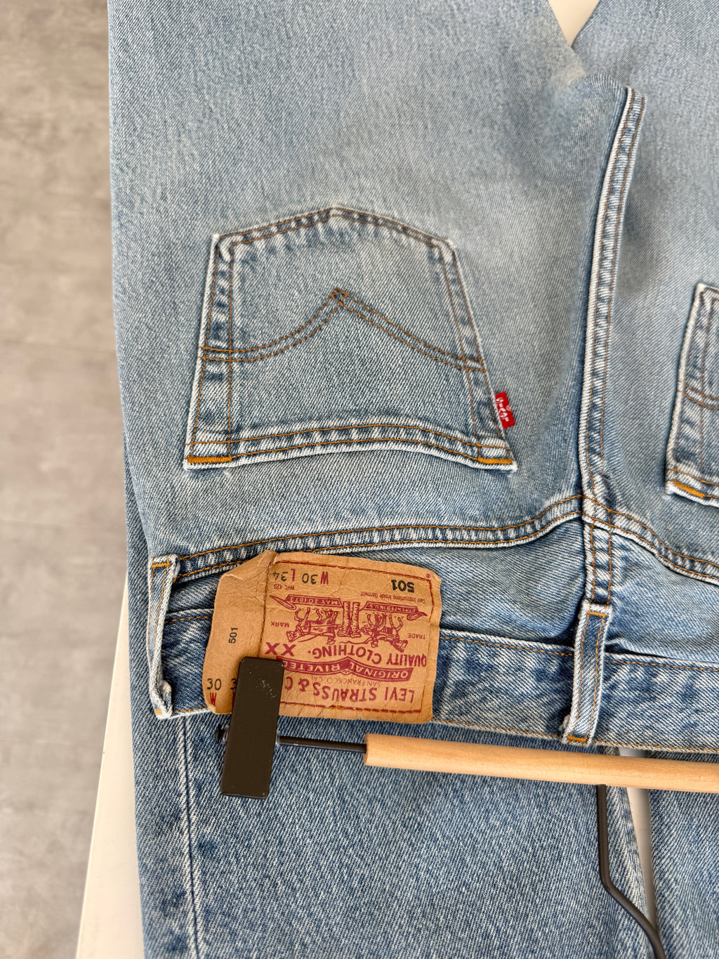 W29 L33vintage Levis 501s 28/29” measured medium fade blue Y2K 501s