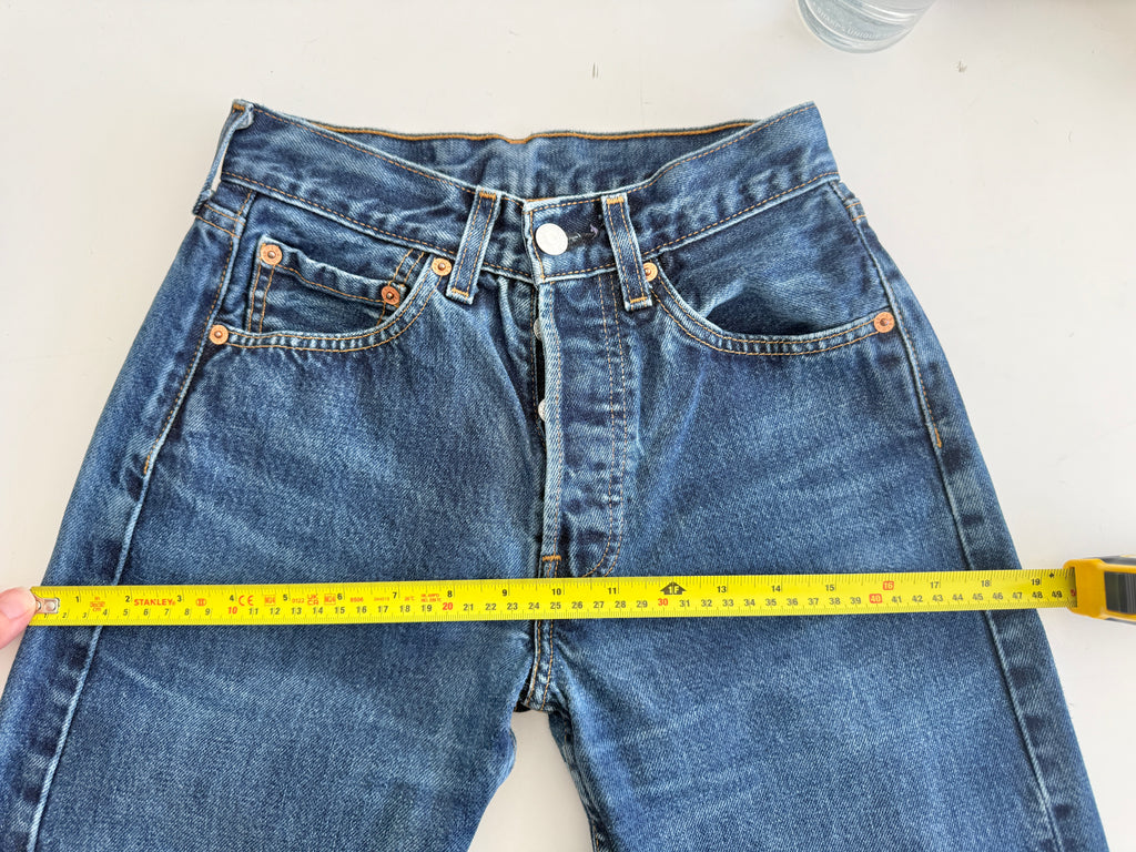 W24 L29 vintage Levis 501 23/24” measured waist dark indigo faded blue 501s