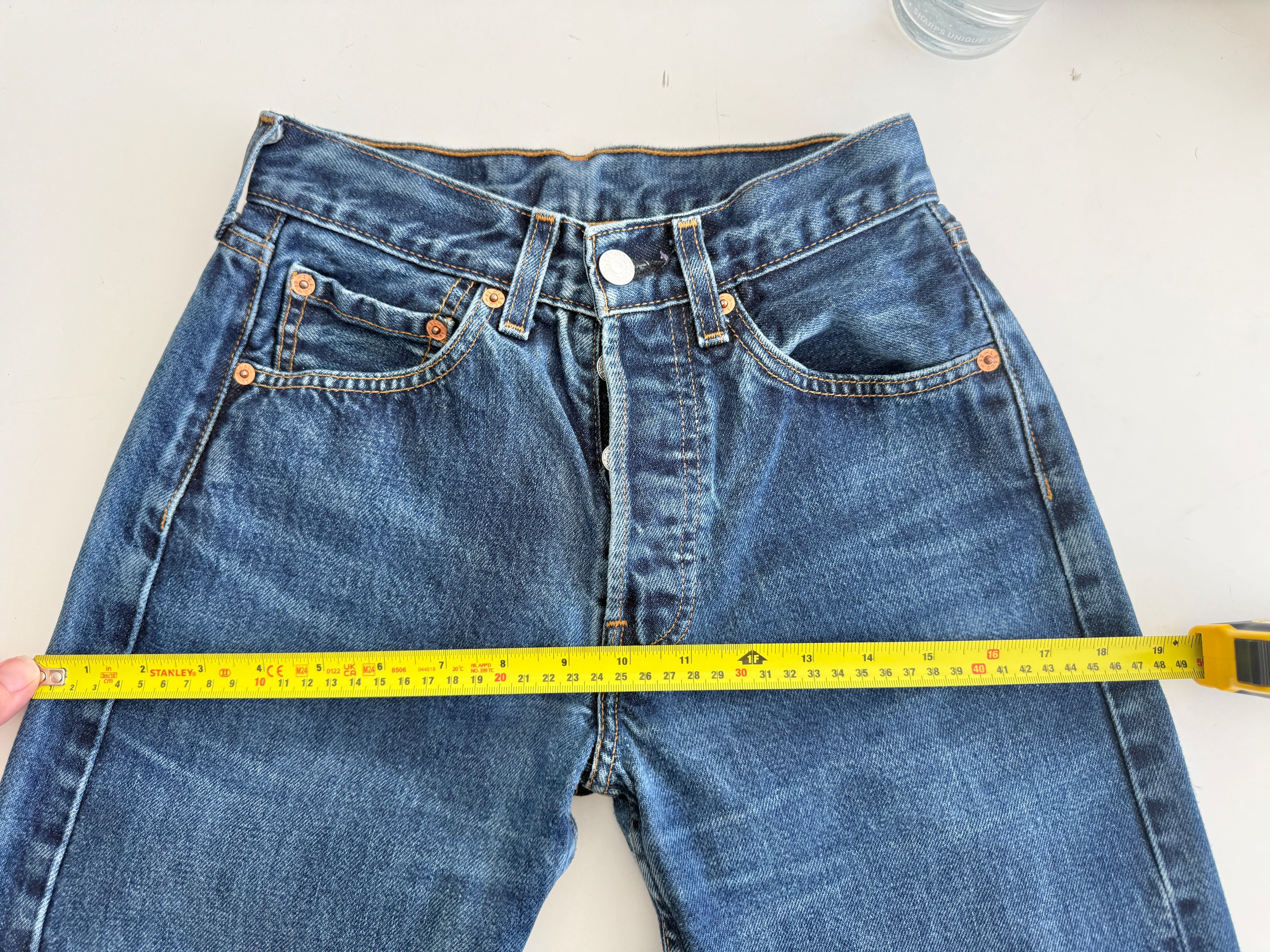 W24 L29 vintage Levis 501 23/24” measured waist dark indigo faded blue 501s