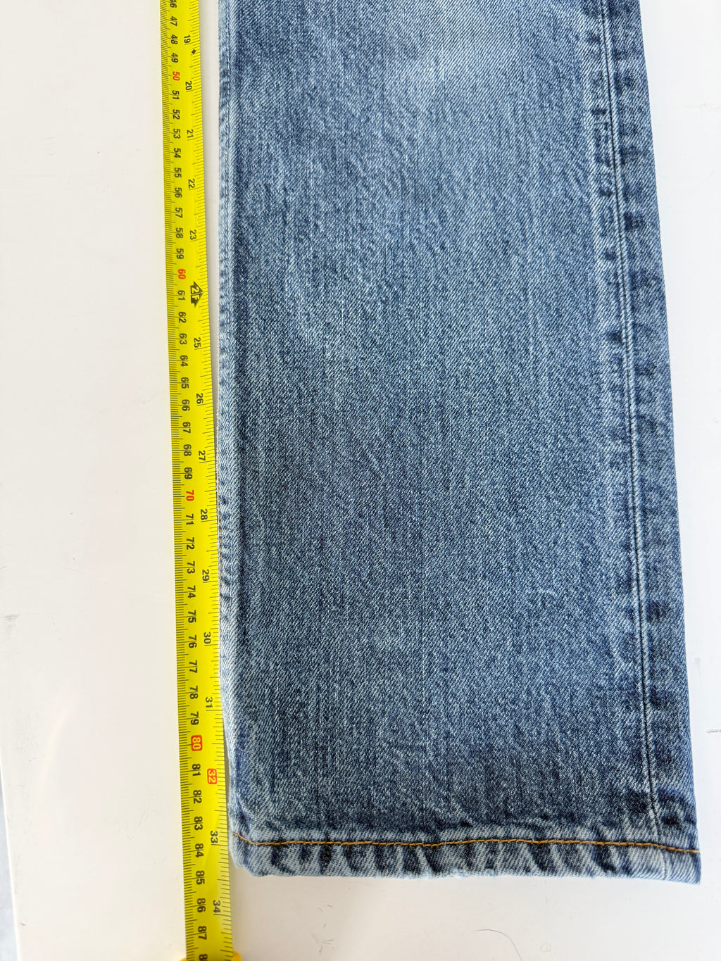 W27 L33 vintage Levis 501 27” measured medium blue denim 90s 501s