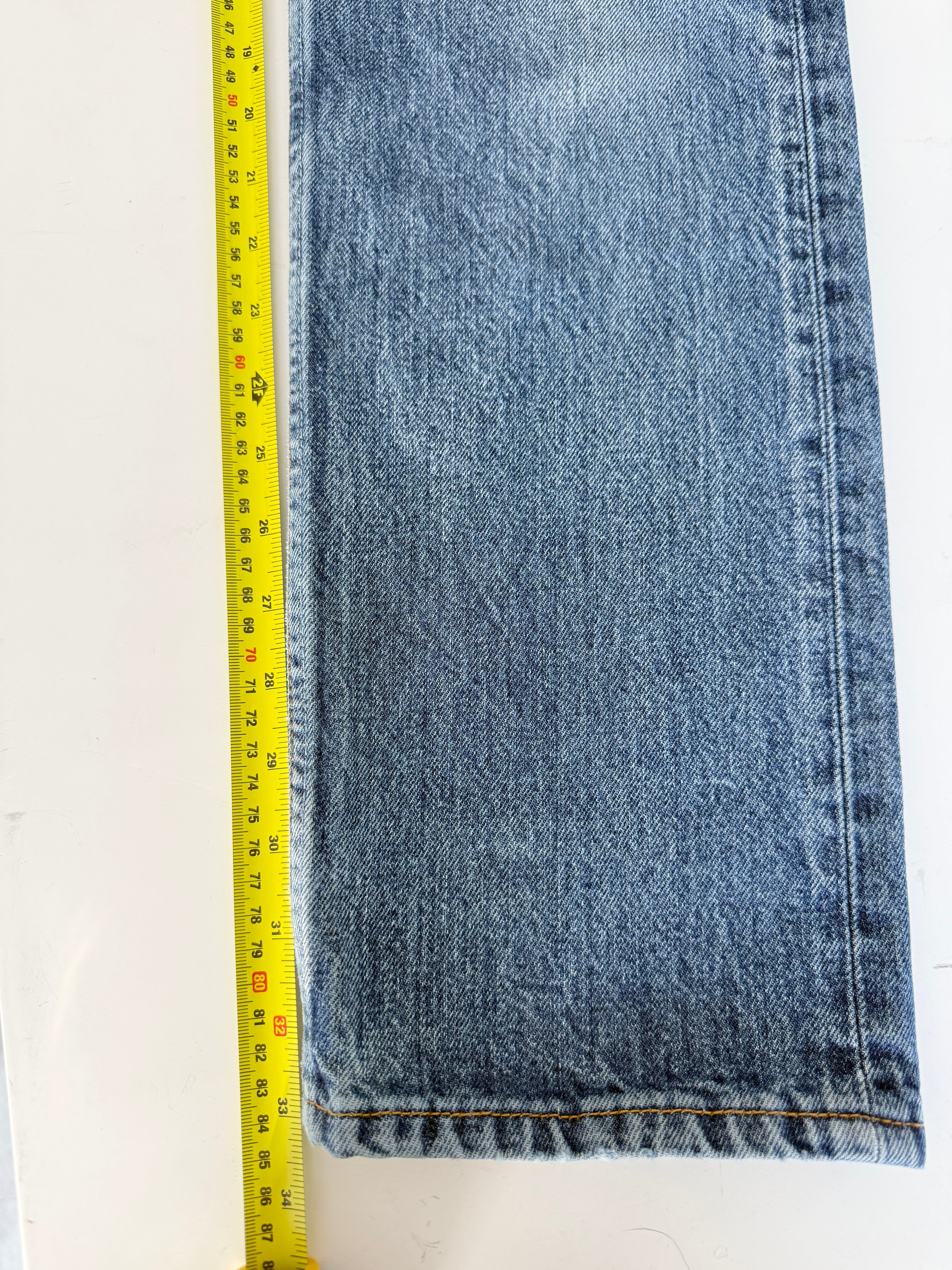 W27 L33 vintage Levis 501 27” measured medium blue denim 90s 501s