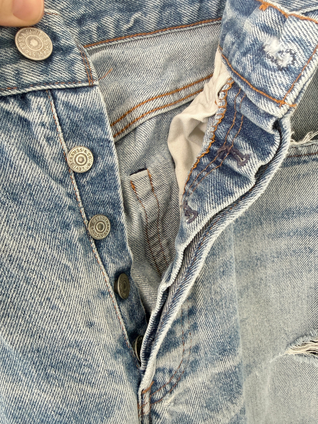 W30 L30 vintage Levis 501 29-30” measured distressed light blue denim 80s 501s