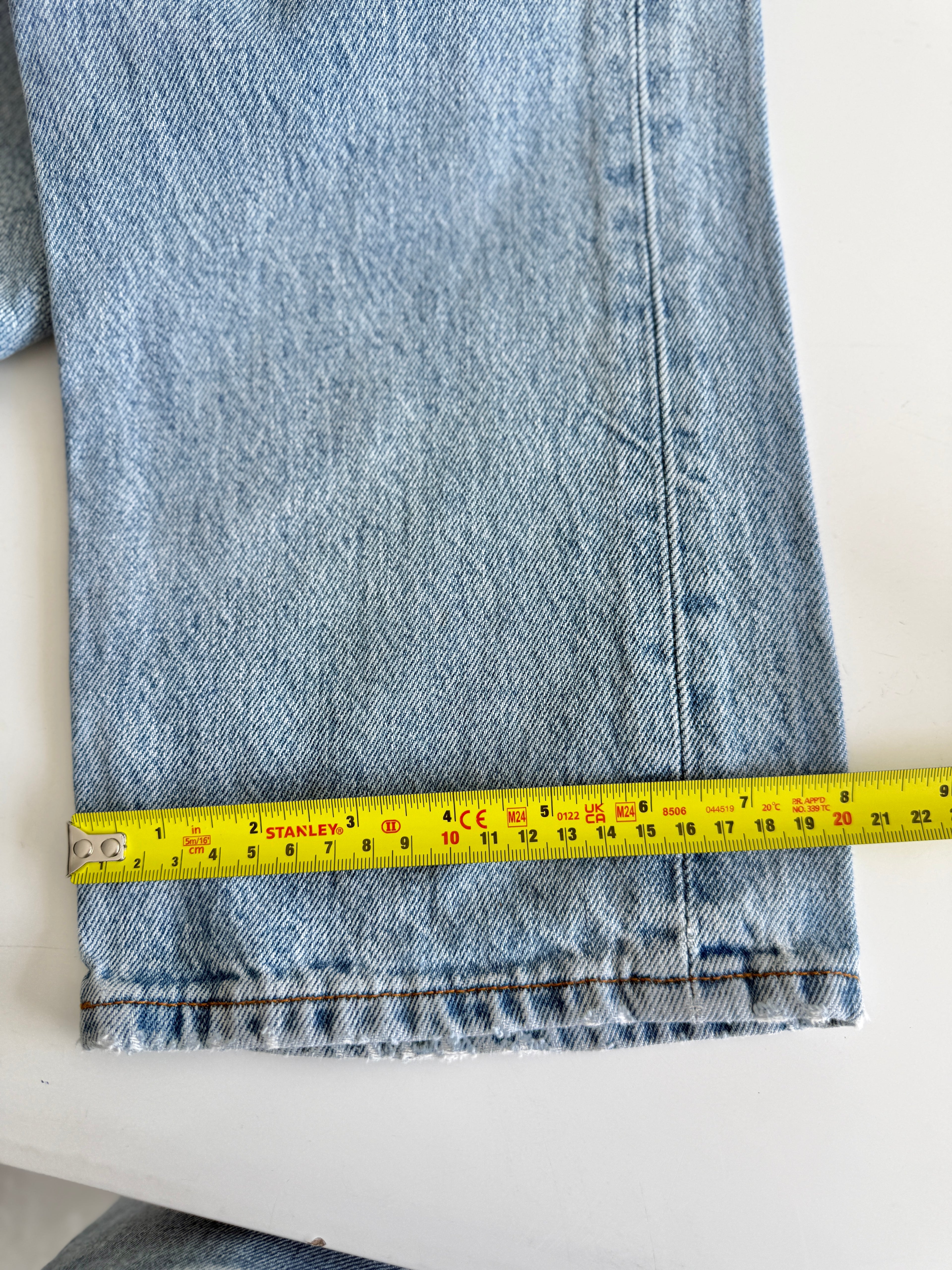 W29 L35 vintage Levis 501 28-29” measured light blue faded 90s denim Levi’s 501s