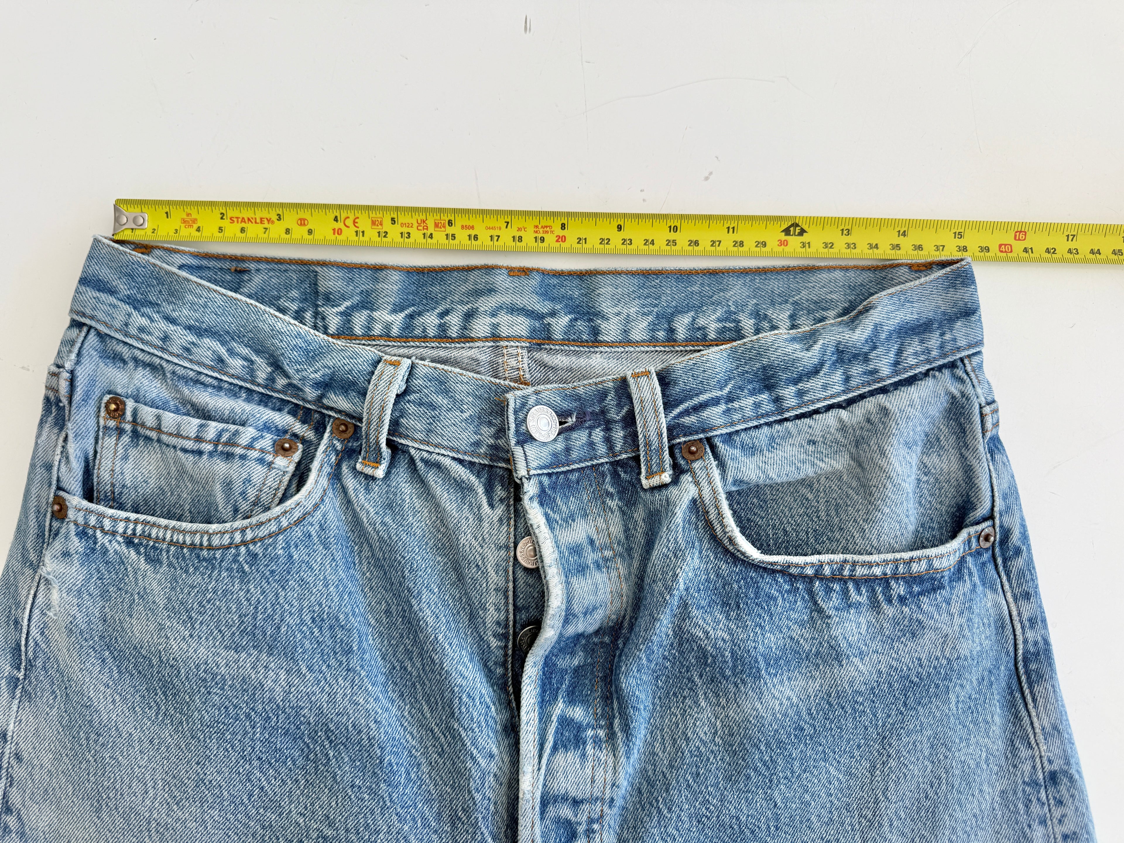 W31 L29 vintage Levis 501 30/31” measured waist medium faded blue 501s early 90s USA