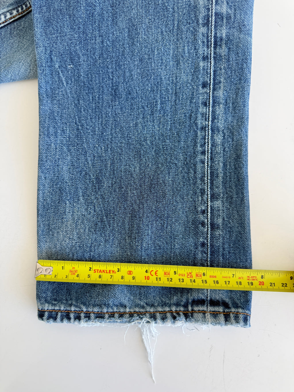Soft W29 L28 vintage Levis 501 28/29” measured indigo dark blue faded denim Y2K Levi’s 501s