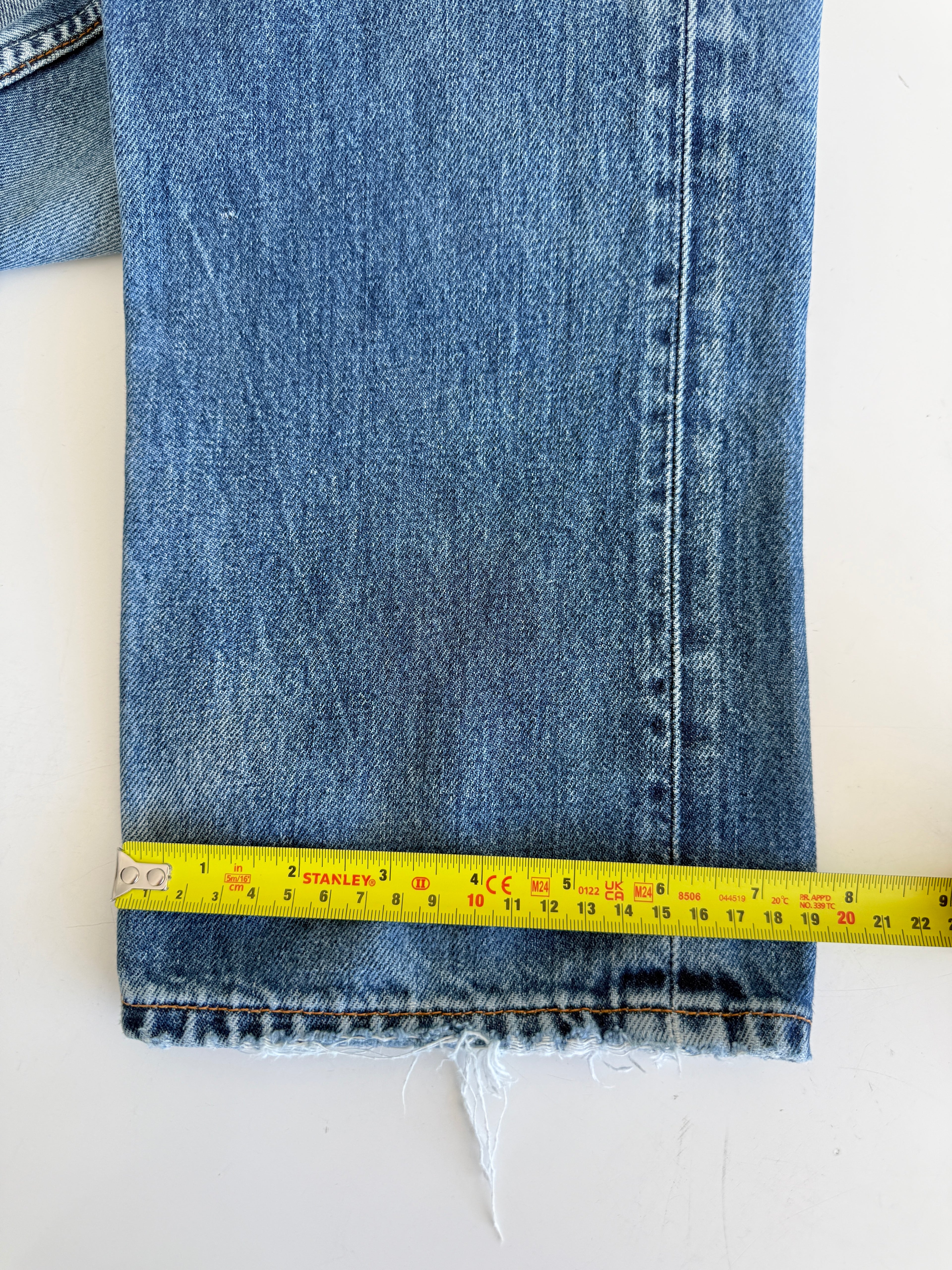 Soft W29 L28 vintage Levis 501 28/29” measured indigo dark blue faded denim Y2K Levi’s 501s