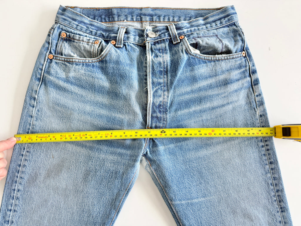 W30 L27 vintage Levis 501 29/30” dark blue faded Levi’s 501s USA 80s collectors addition
