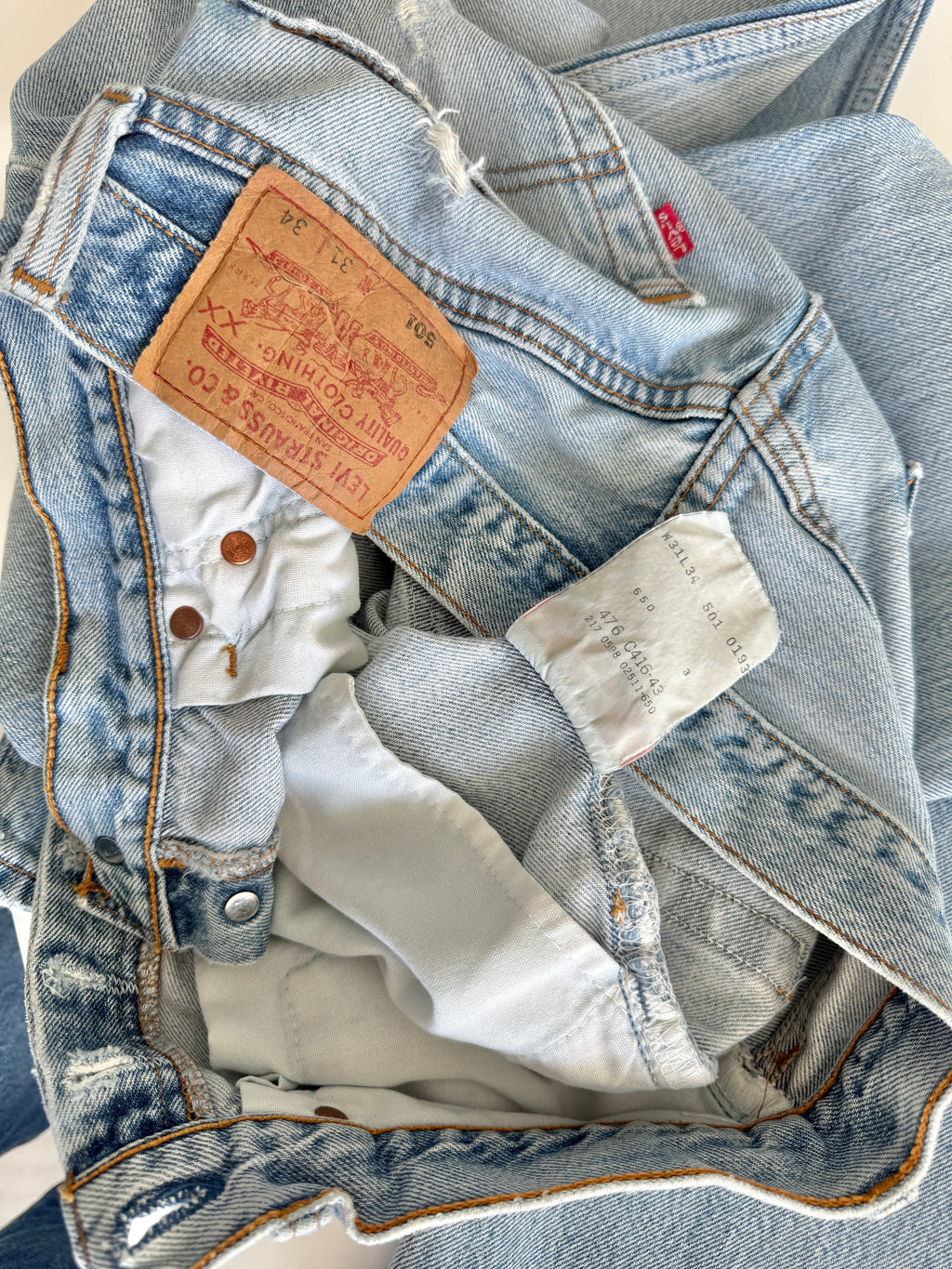 W29 L33 vintage Levis 501 29” measured light faded blue made in 90s