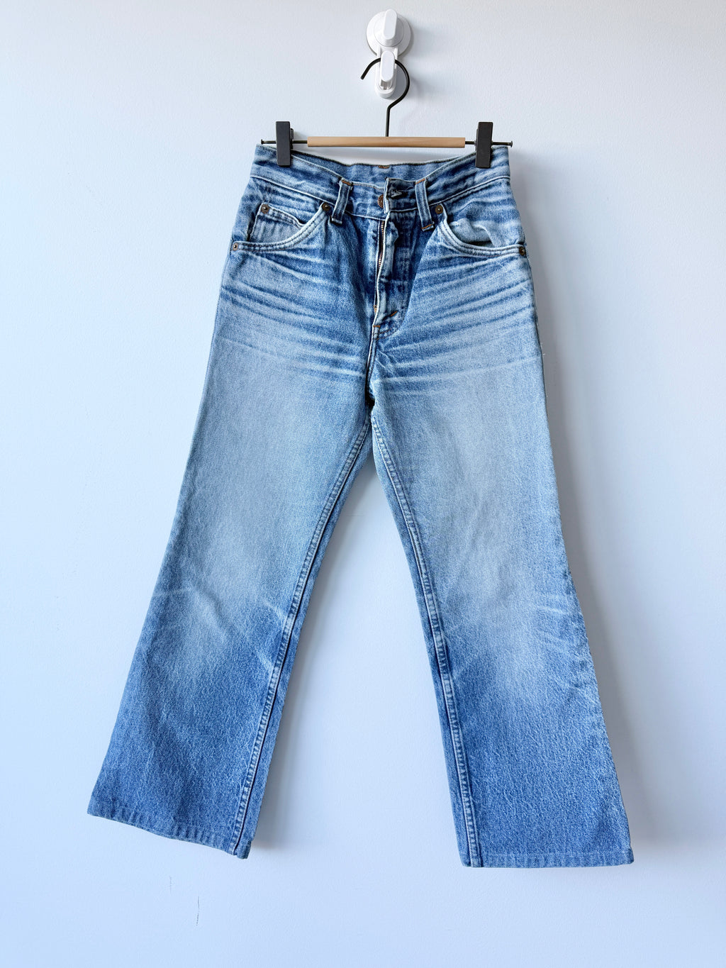 W24 L26 vintage Levis 24/25” measured whiskers denim medium faded blue 70s/80’s levi’s