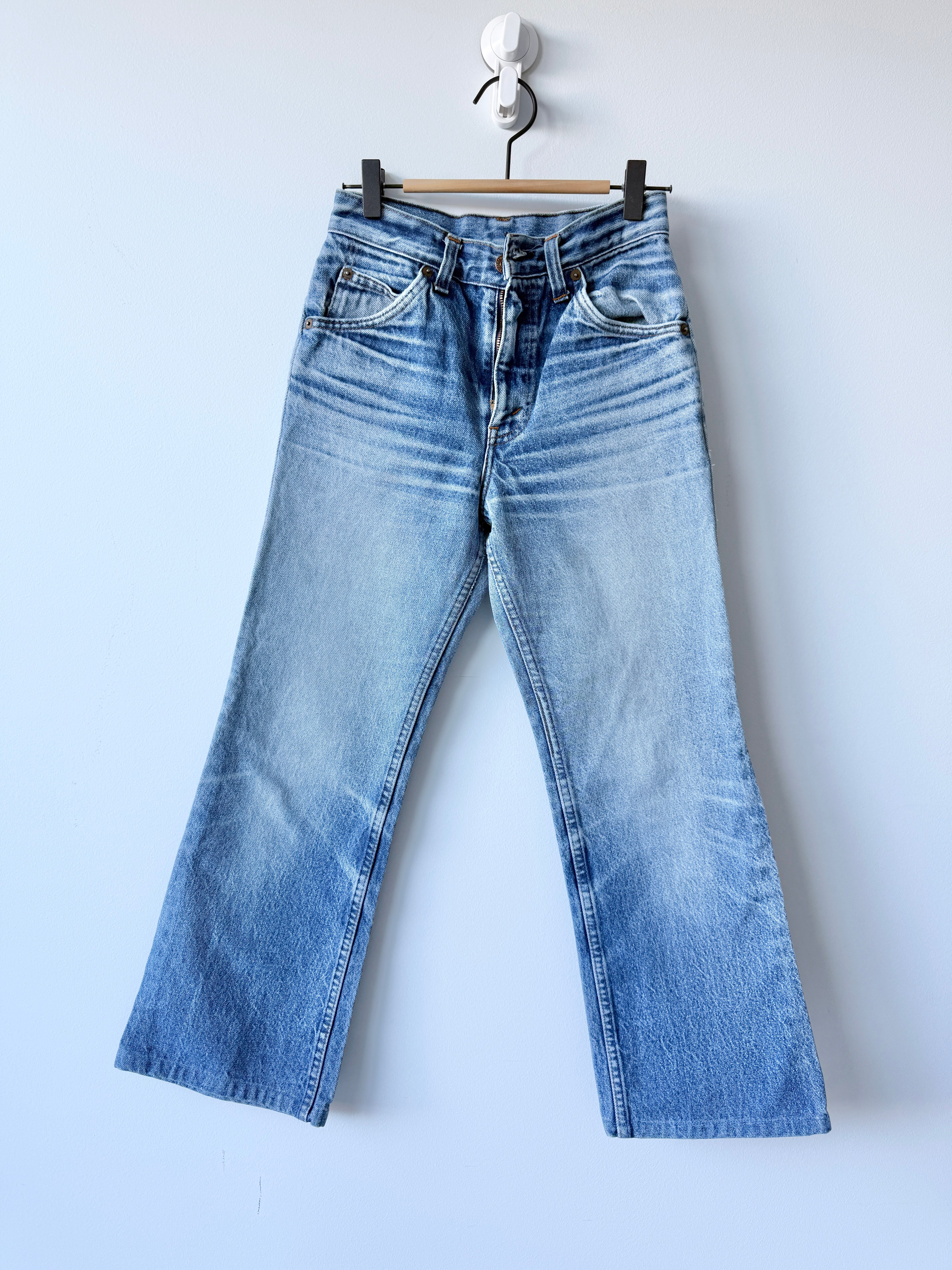 W24 L26 vintage Levis 24/25” measured whiskers denim medium faded blue 70s/80’s levi’s