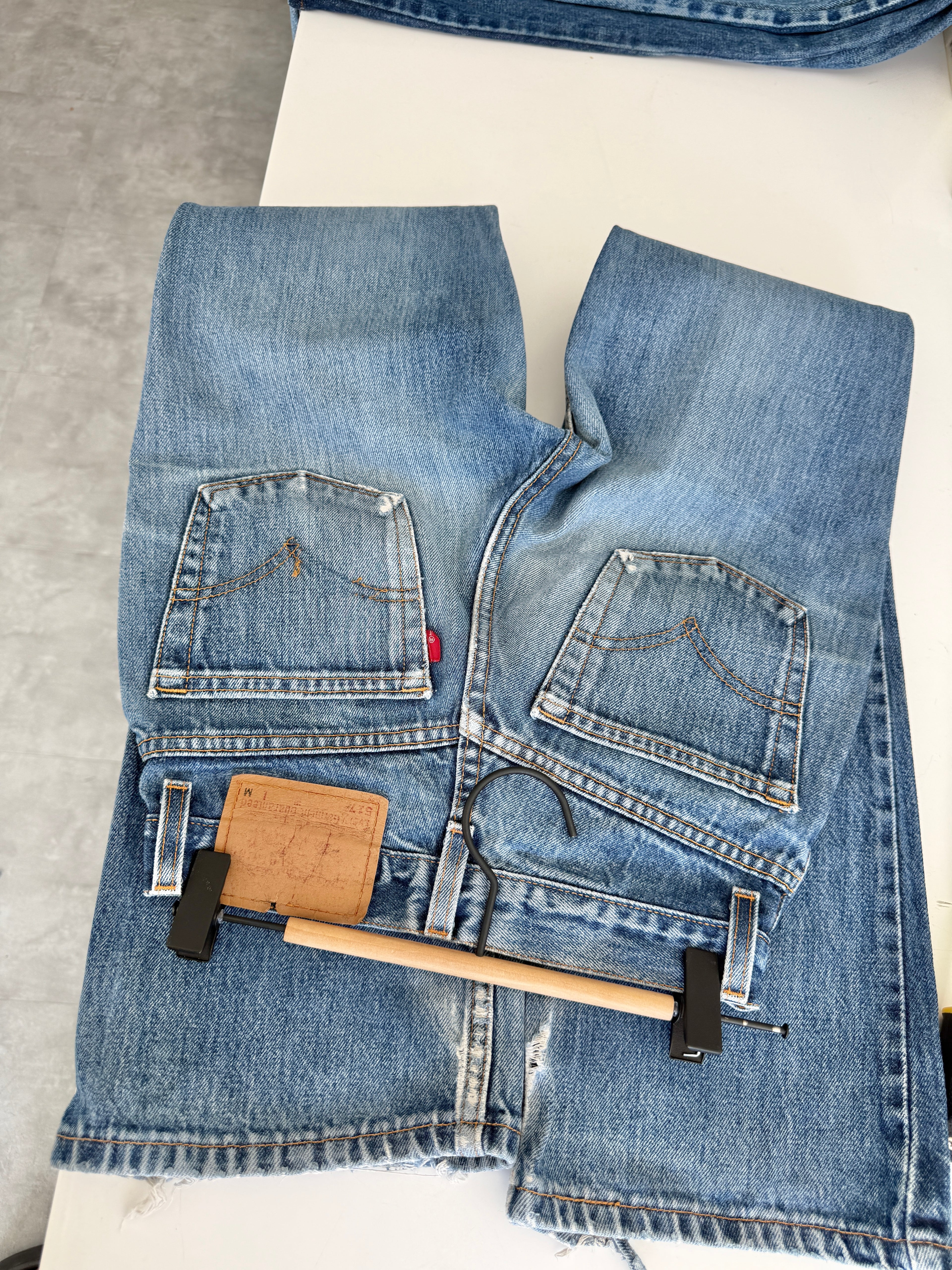 W24 L31 vintage Levis 517 24” measured waist dark faded blue USA 90s 517s