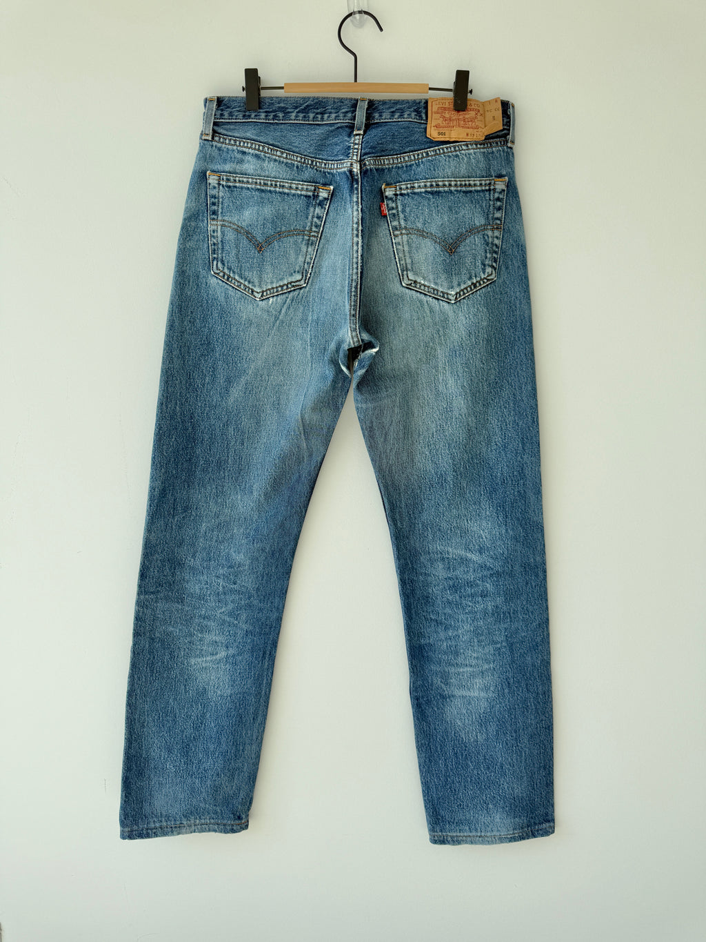 W31 L31 vintage Levis 501 31” measured waist dark blue whiskers Y2K 501s