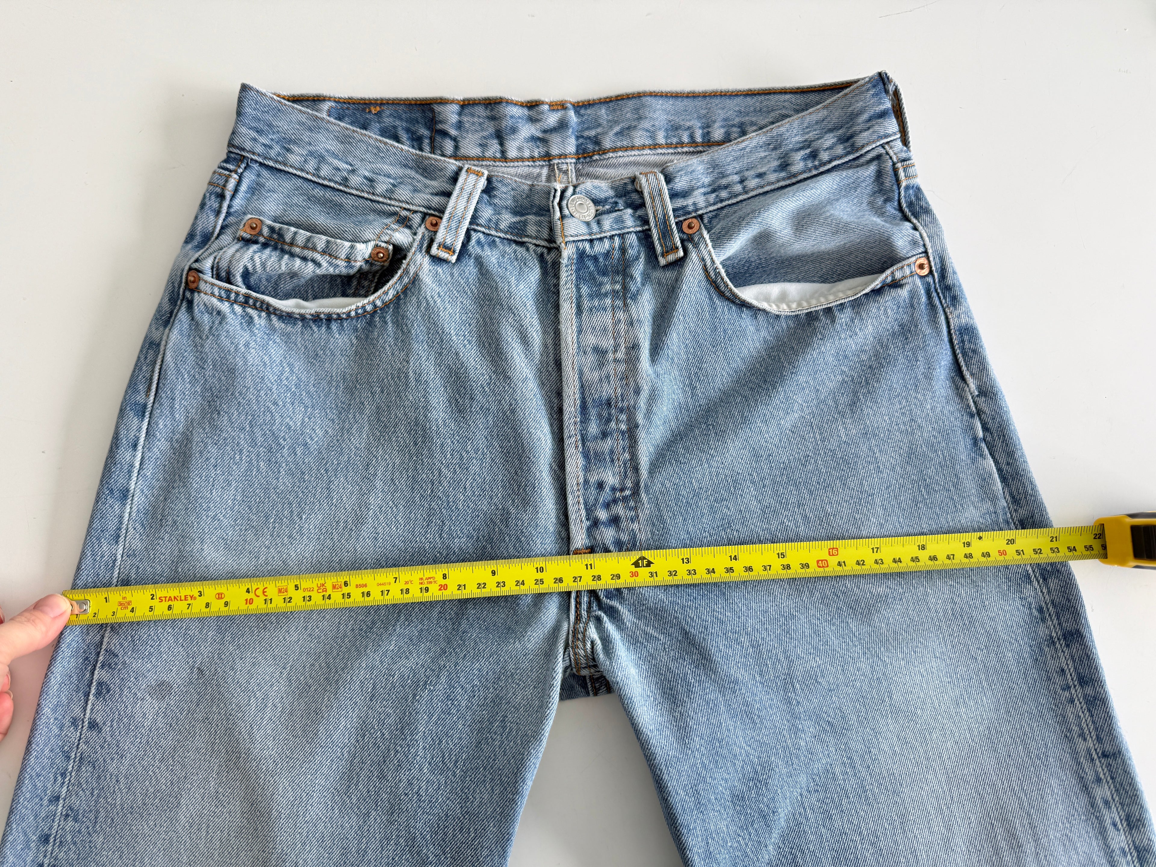 W29 L34 vintage Levis 501 29” measured medium light blue faded 90s denim Levi’s 501s USA