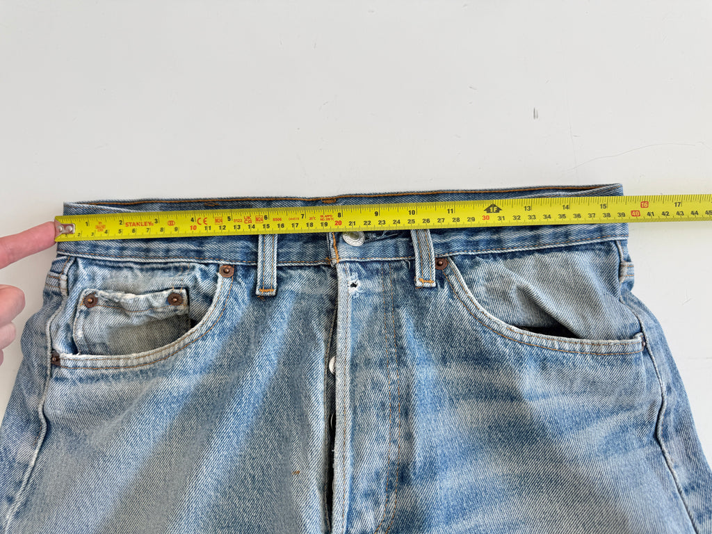 W30 L31 vintage Levis 501 29/30” measured waist medium faded blue 80s 501s