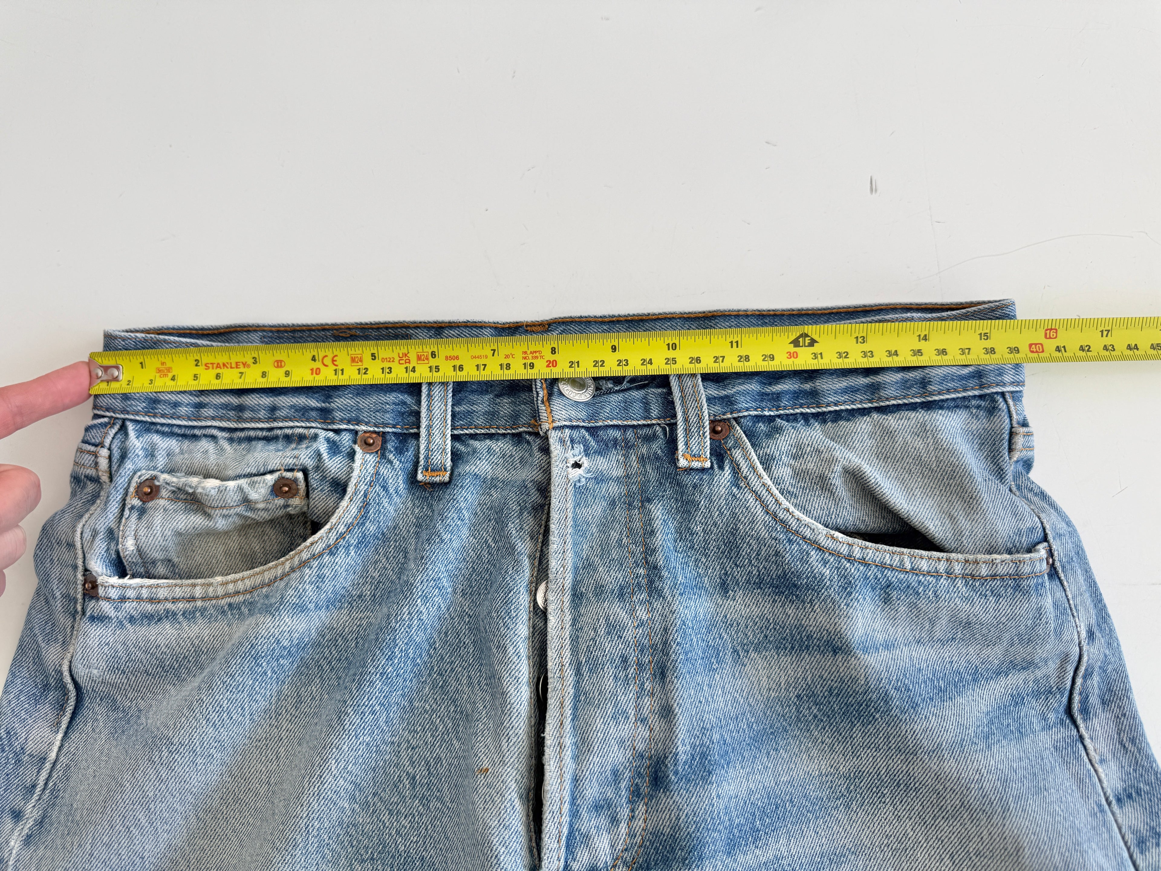 W30 L31 vintage Levis 501 29/30” measured waist medium faded blue 80s 501s