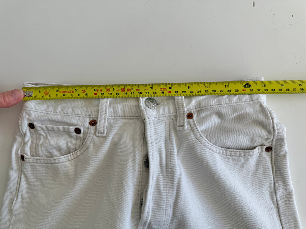 W25 L31 vintage Levis 501 25” measured waist white Y2K 501s