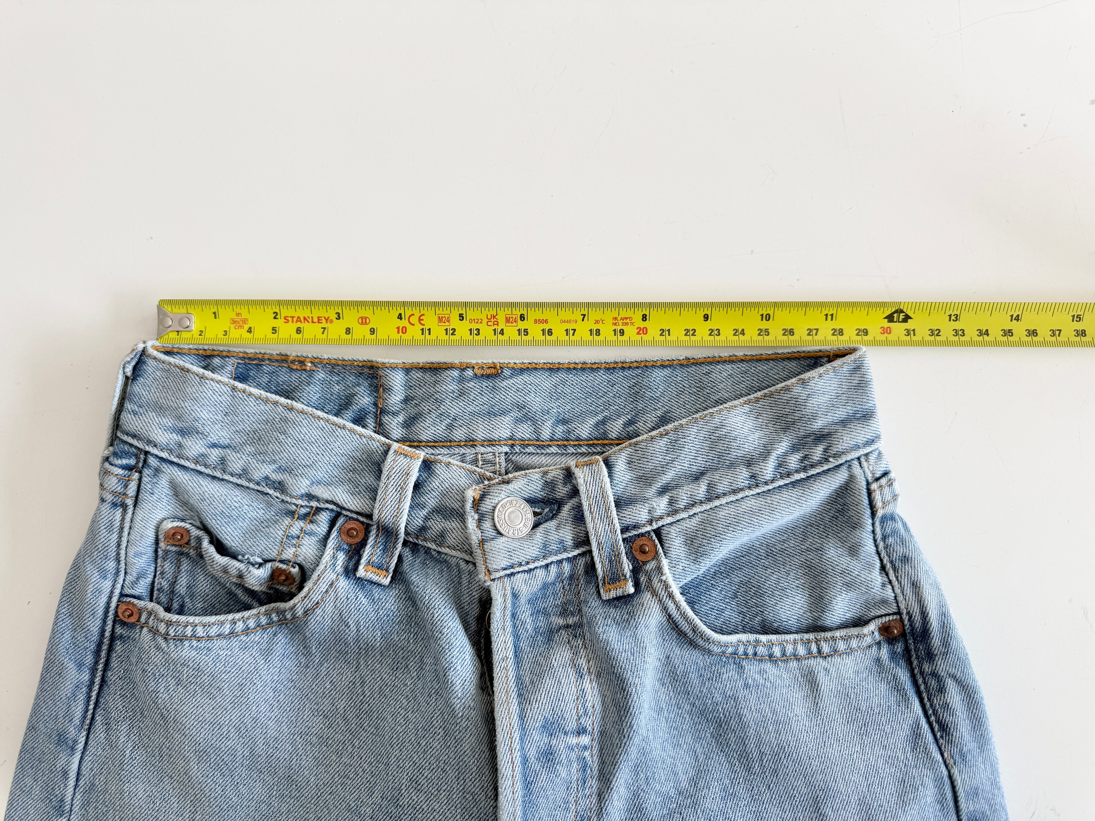 W23 L30 vintage Levis 501 22-23”measured light blue 90s USA 501s