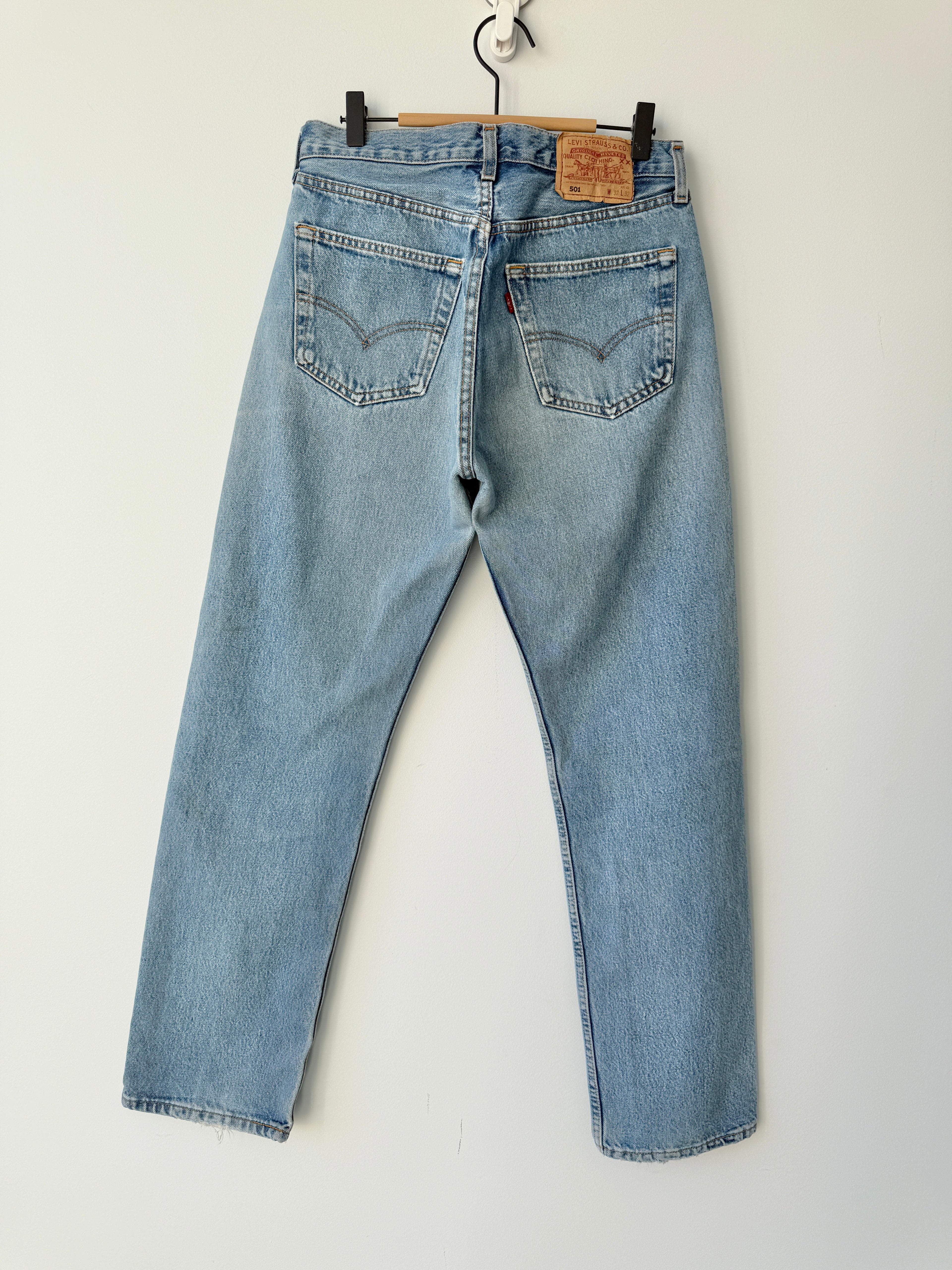 W29 L30 vintage Levis 501 29” measured medium faded blue Y2K Levi’s 501s