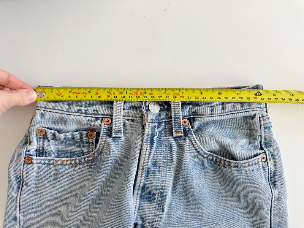 W24 L31 vintage Levis 501 23-24” measured light blue fade denim 90s Levi’s 501s USA