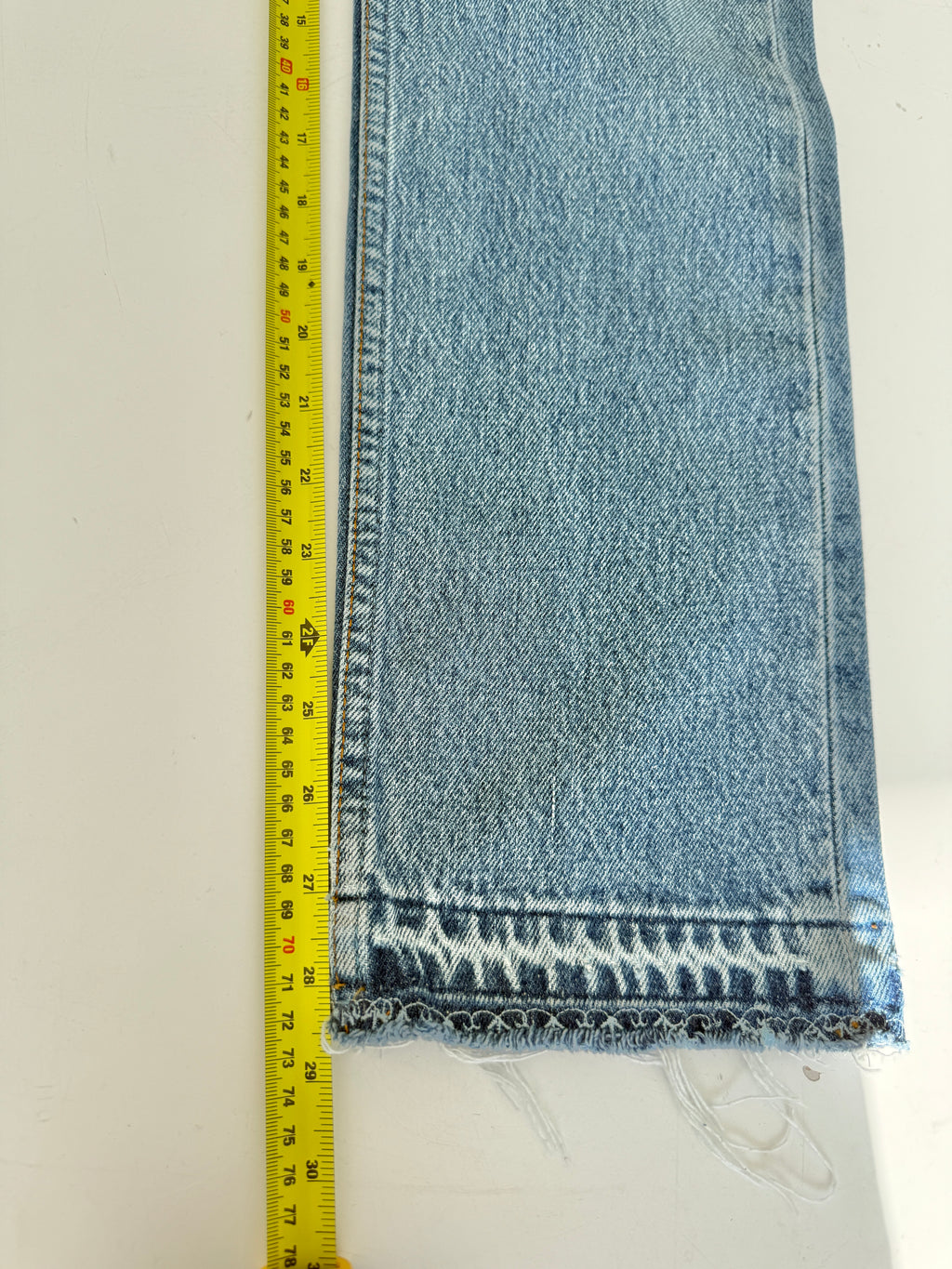 W22 L28 vintage Levis 501 22” measured waist medium faded 501s 90s denim