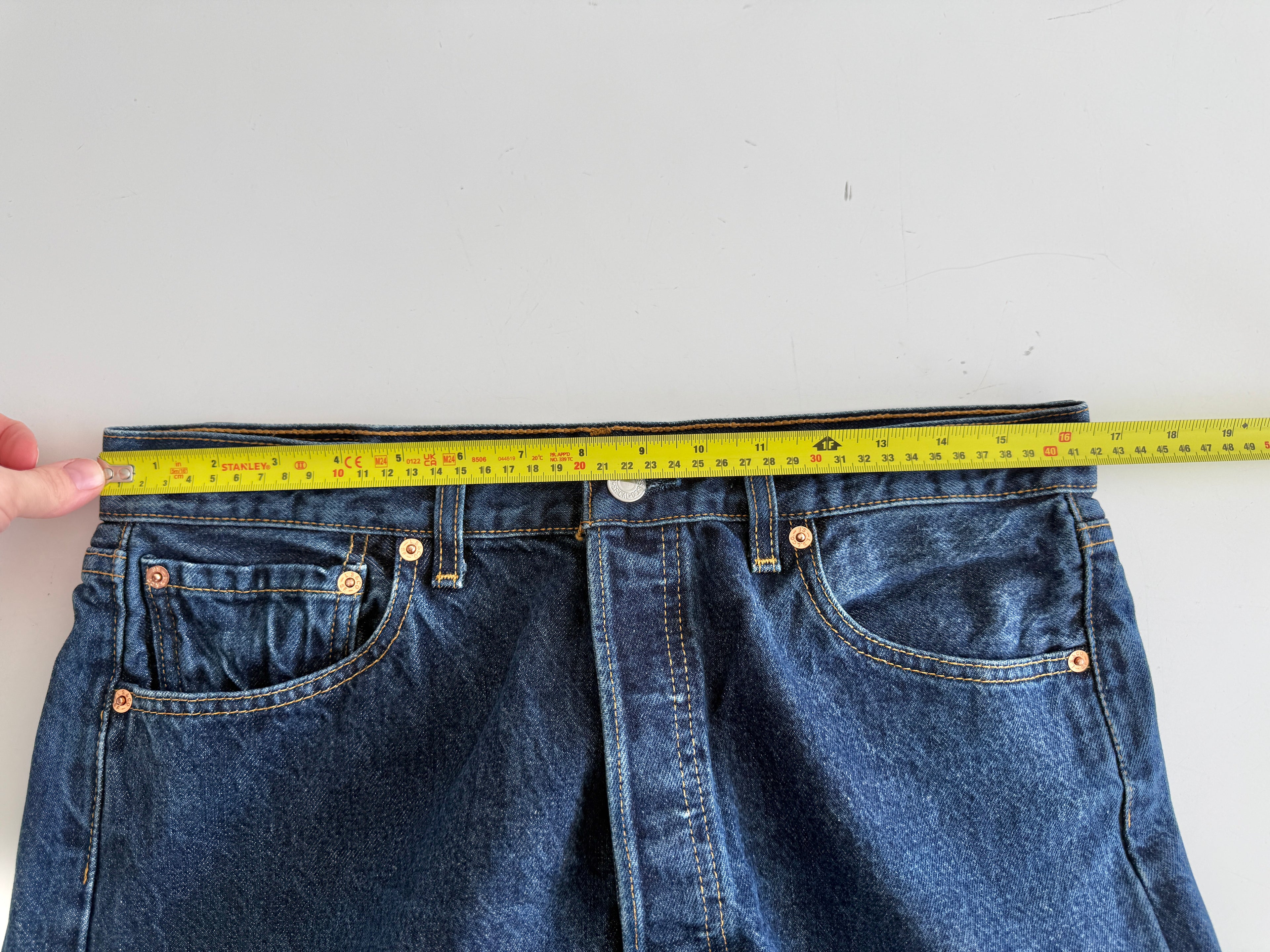 W32 L vintage Levis 501 31-32” measured dark raw blue Y2K denim shorts Levi’s 501s