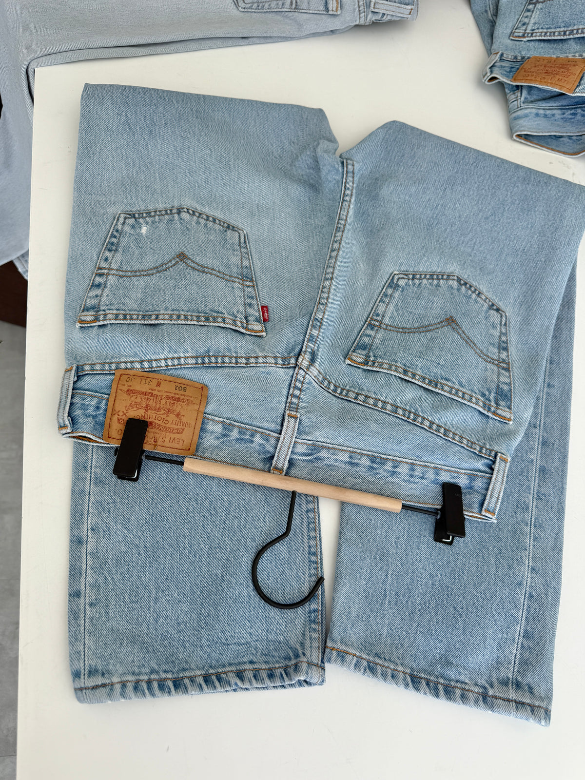 W29 L29 vintage Levis 501s 28/29” measured light blue fade denim 90s 501s