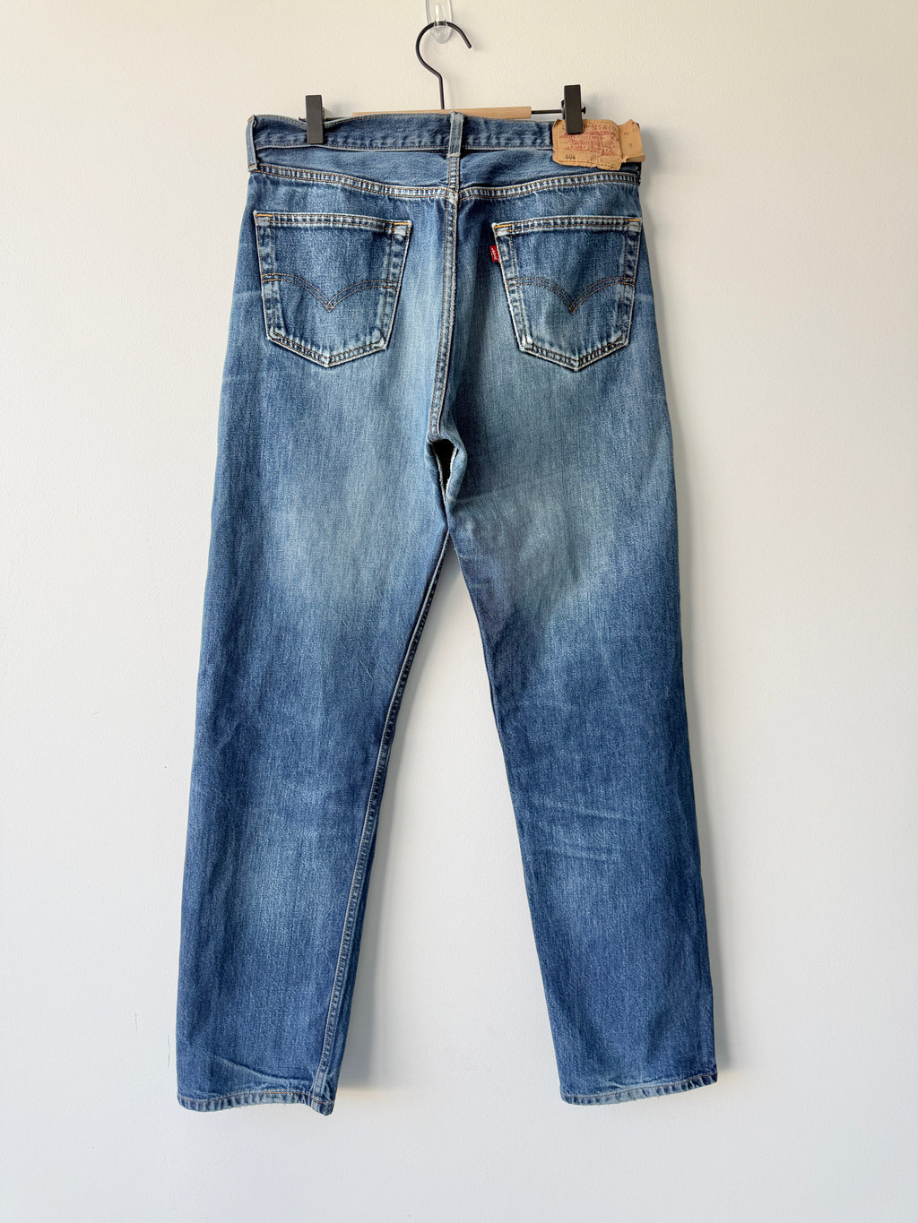 W33 L33 vintage Levis 501 dark blue 33” measured waist Y2K levis 501s