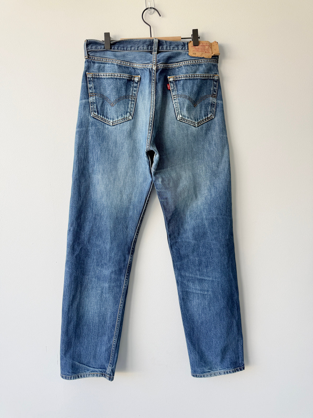 W33 L33 vintage Levis 501 dark blue 33” measured waist Y2K levis 501s