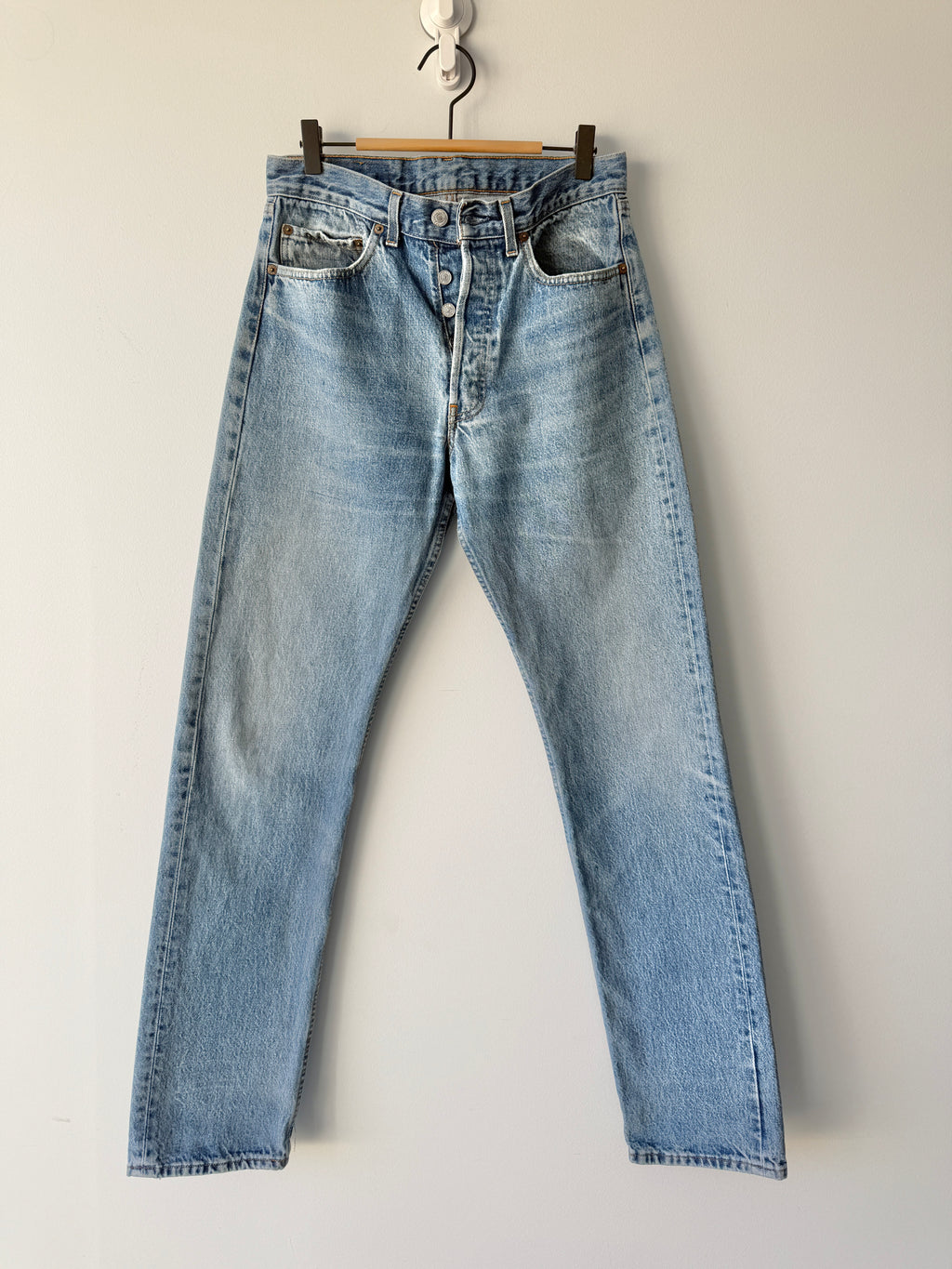 W29 L34 vintage Levis 501 28-29” measured medium faded blue 80s Levi’s 501s