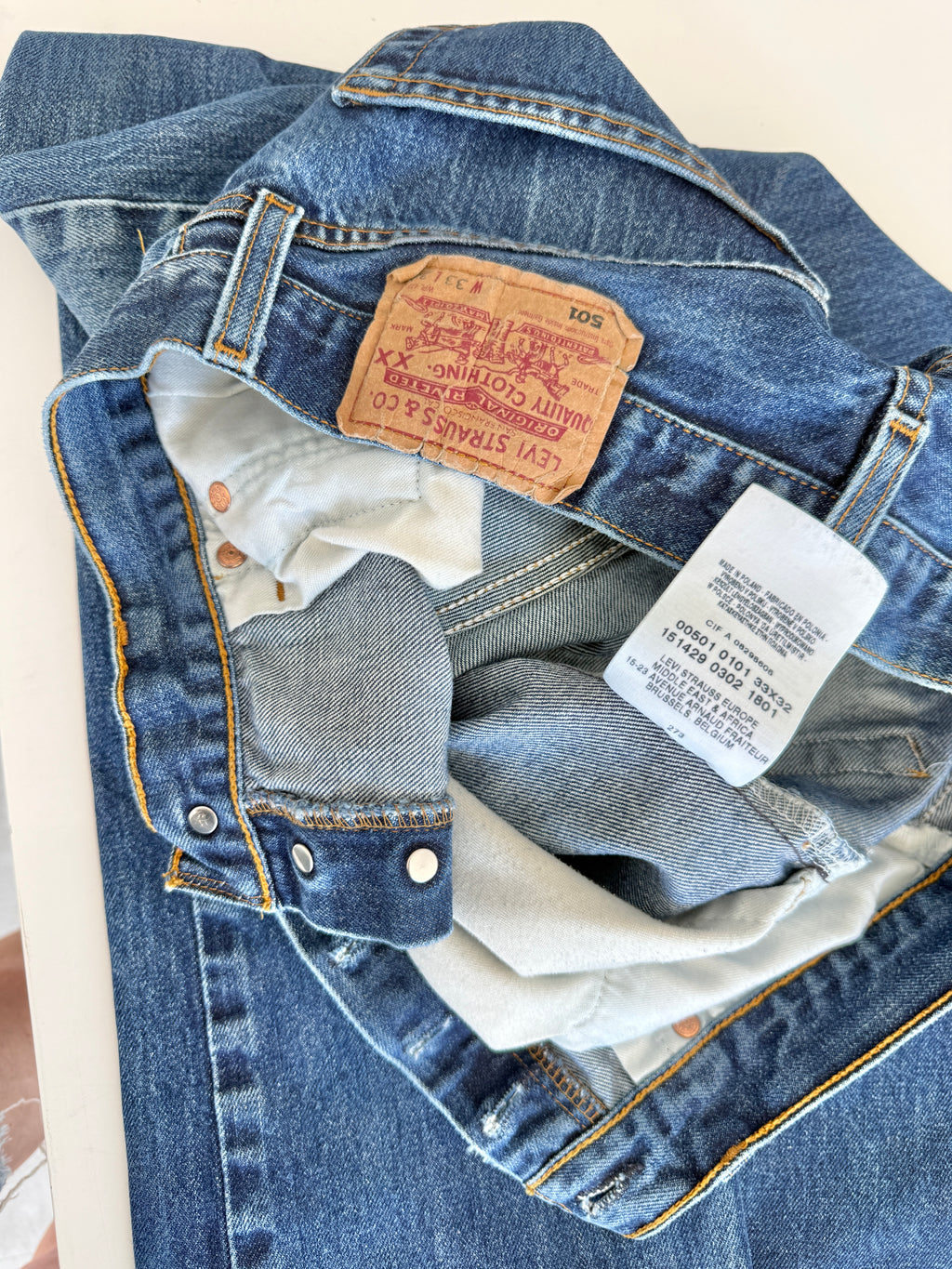 W29 L30 vintage Levis 501 29” measured waist dark indigo faded blue 501s Y2K