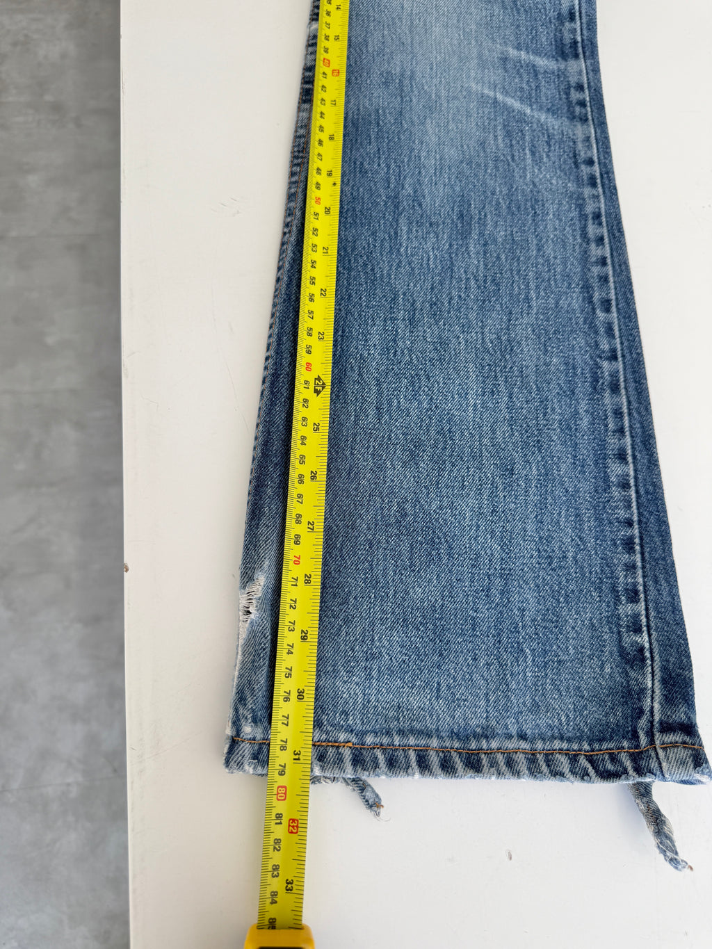W24 L31 vintage Levis 517 24” measured waist dark faded blue USA 90s 517s